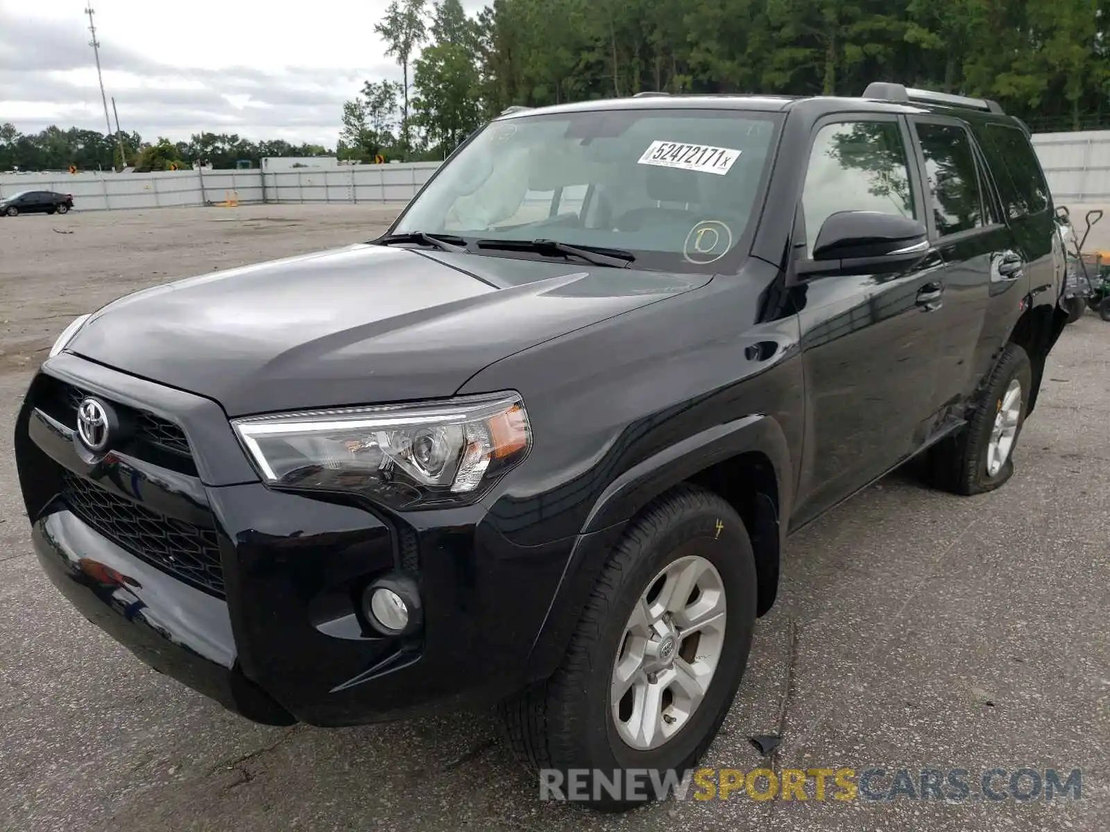 2 Photograph of a damaged car JTEZU5JR8K5198298 TOYOTA 4RUNNER 2019