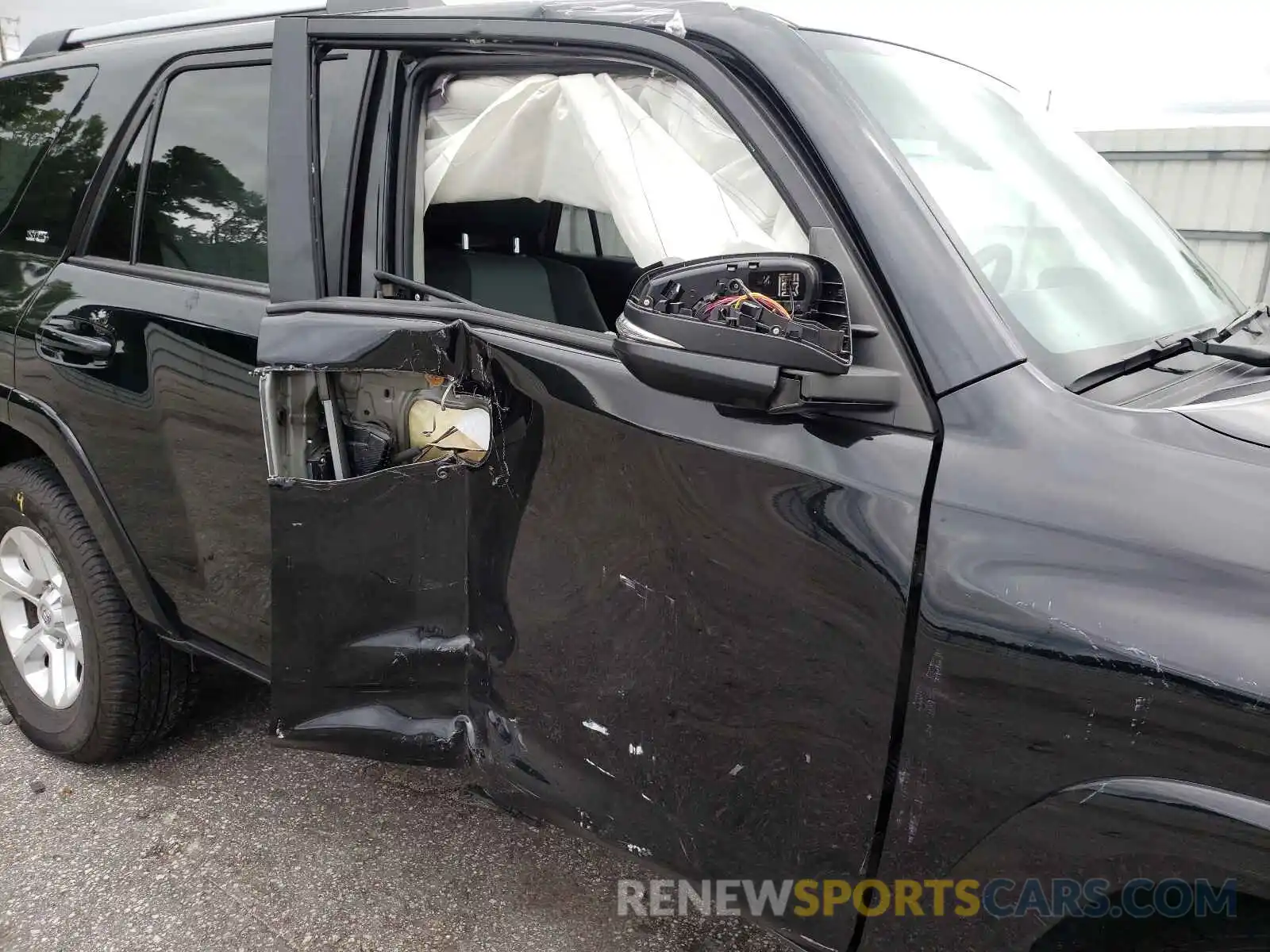 9 Photograph of a damaged car JTEZU5JR8K5198298 TOYOTA 4RUNNER 2019