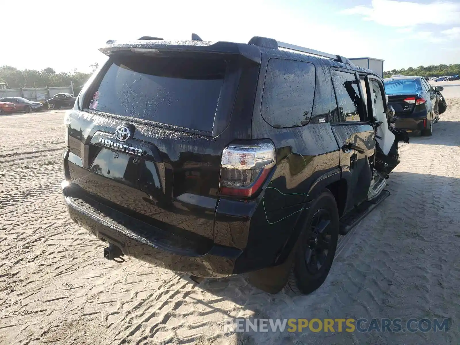 4 Photograph of a damaged car JTEZU5JR8K5199404 TOYOTA 4RUNNER 2019