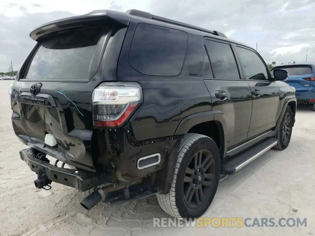 4 Фотография поврежденного автомобиля JTEZU5JR8K5204049 TOYOTA 4RUNNER 2019