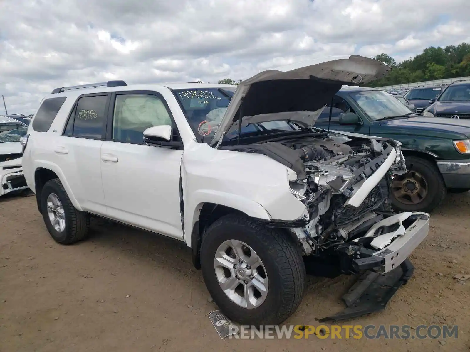 1 Photograph of a damaged car JTEZU5JR8K5205153 TOYOTA 4RUNNER 2019