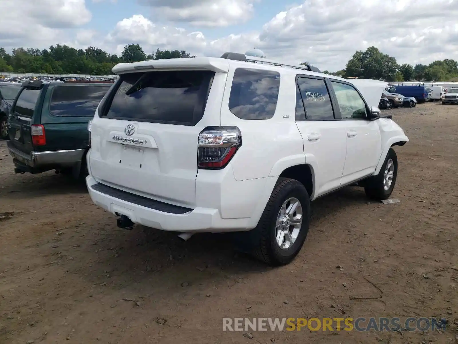 4 Photograph of a damaged car JTEZU5JR8K5205153 TOYOTA 4RUNNER 2019