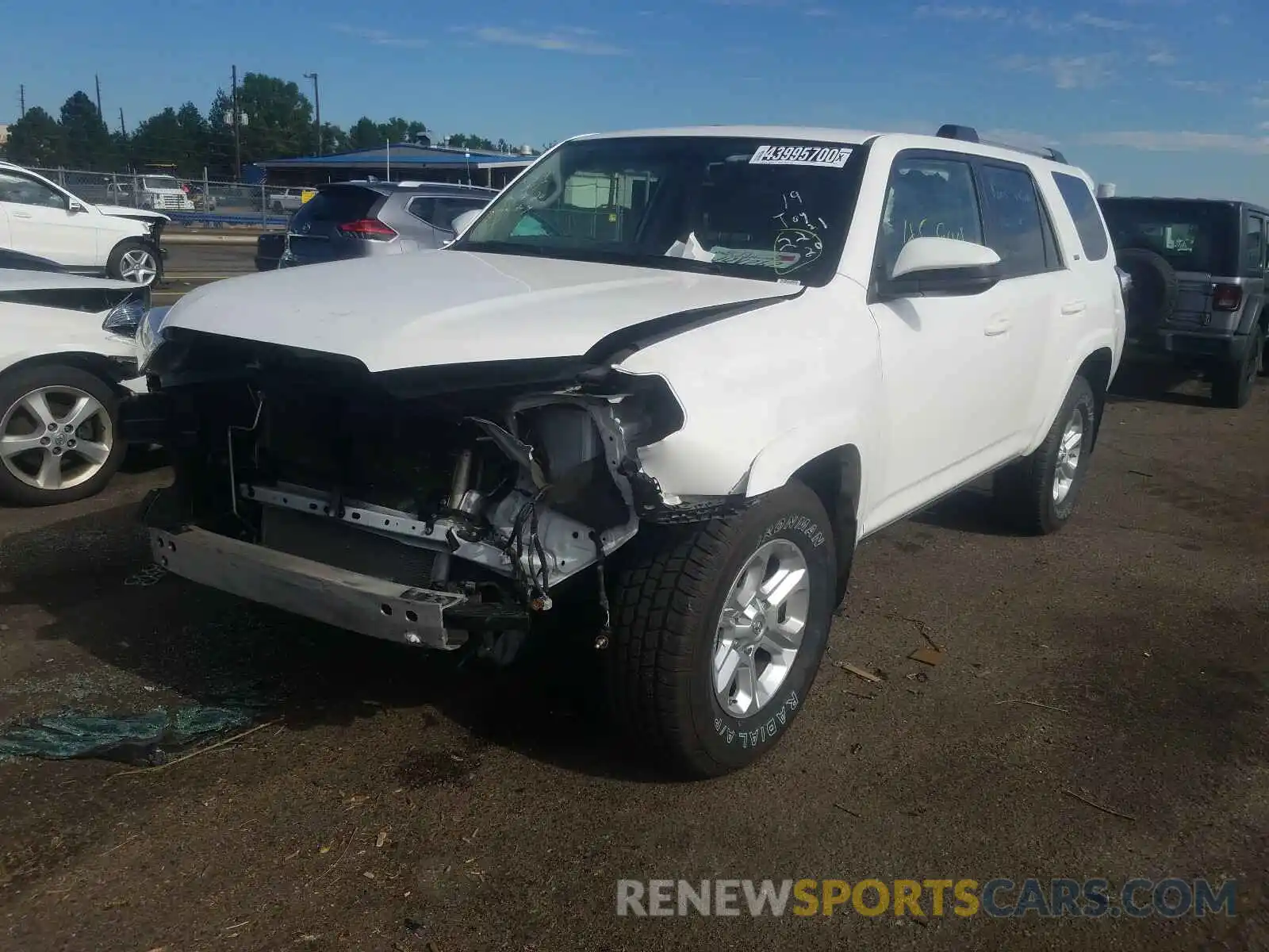 2 Photograph of a damaged car JTEZU5JR8K5205167 TOYOTA 4RUNNER 2019