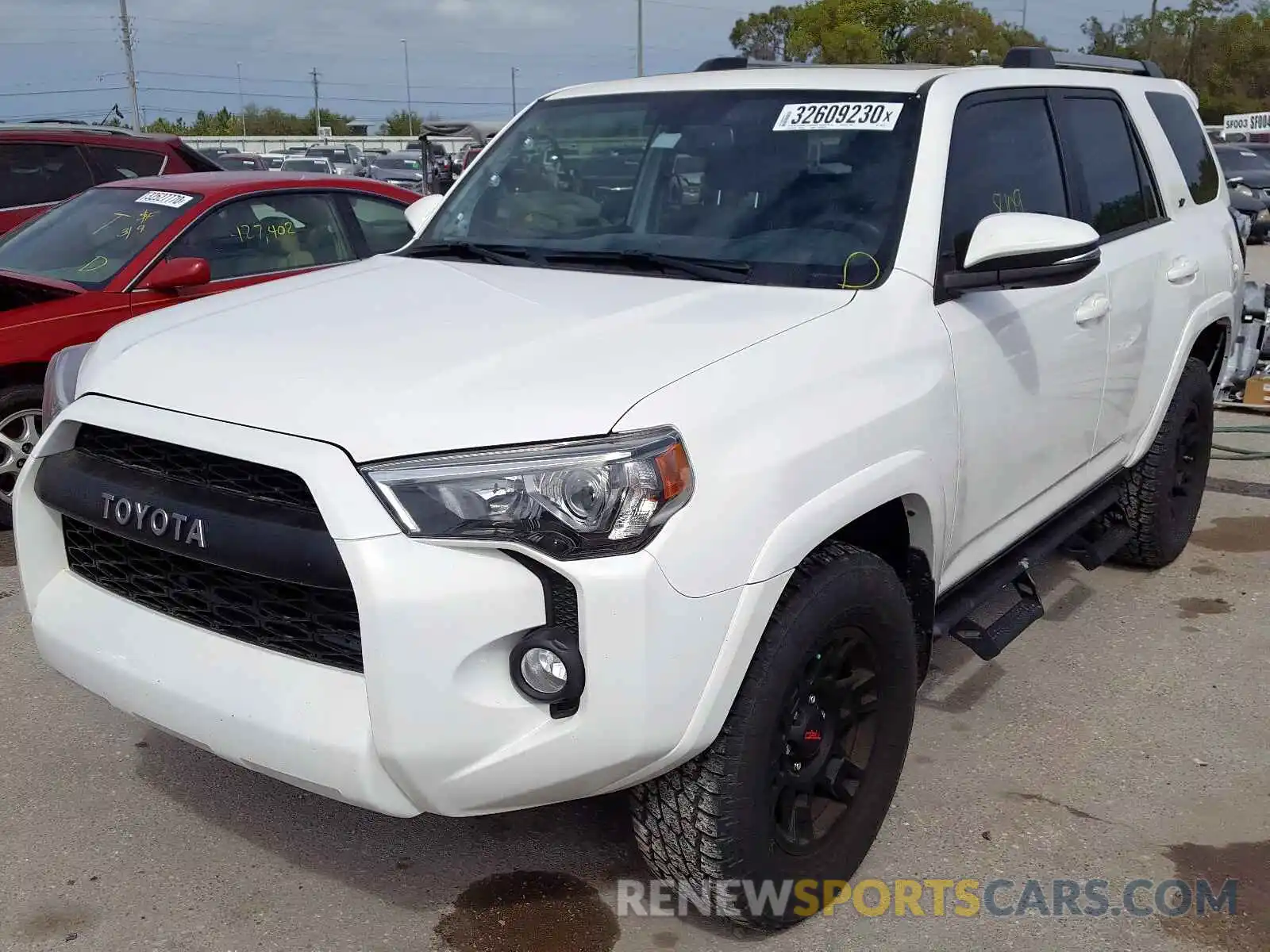 2 Photograph of a damaged car JTEZU5JR8K5208179 TOYOTA 4RUNNER 2019