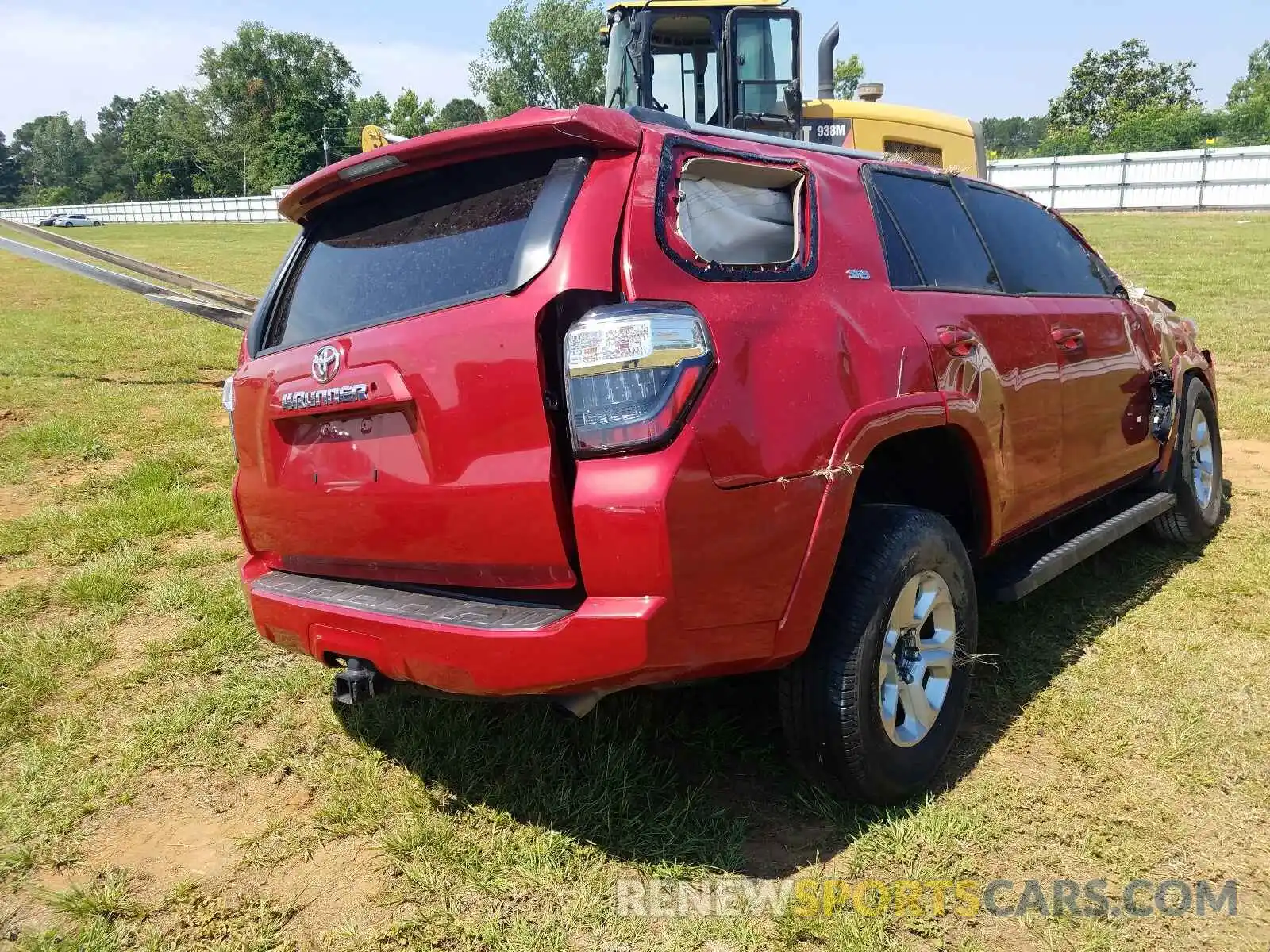 4 Photograph of a damaged car JTEZU5JR8K5208506 TOYOTA 4RUNNER 2019