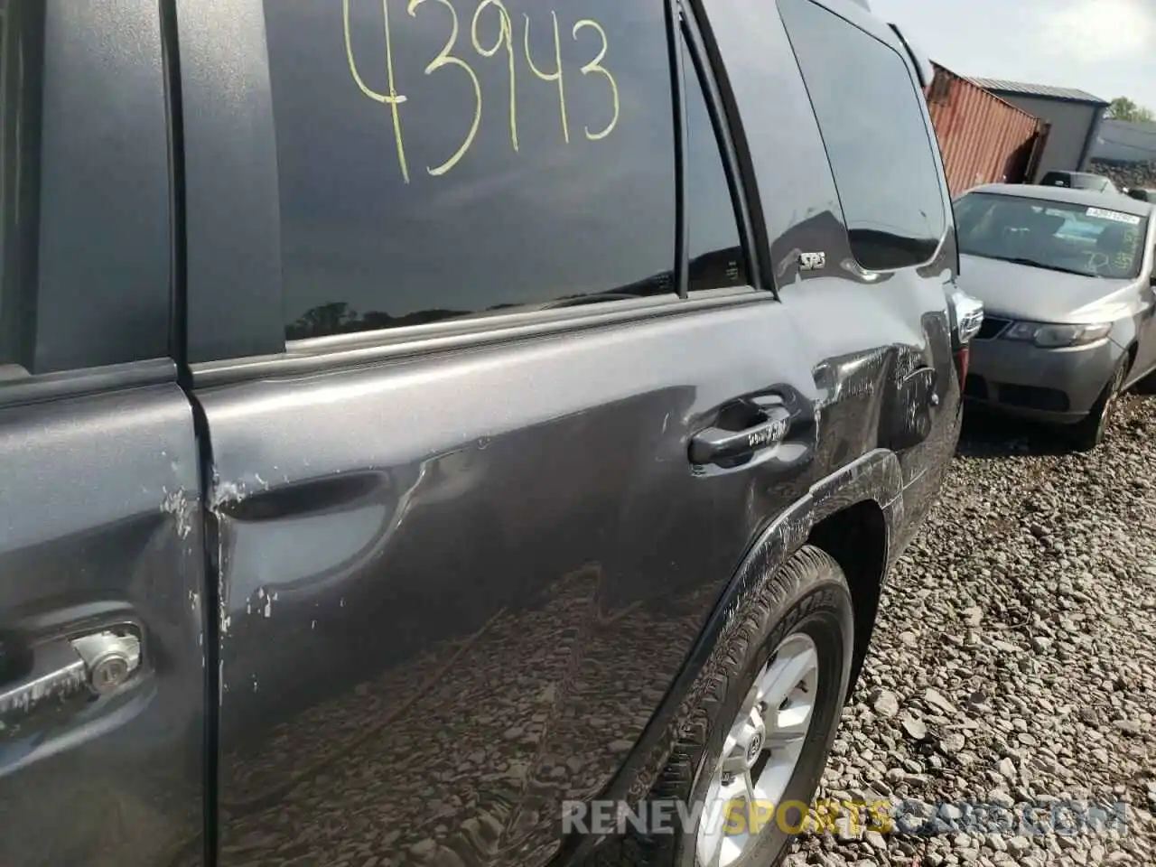 10 Photograph of a damaged car JTEZU5JR8K5209185 TOYOTA 4RUNNER 2019