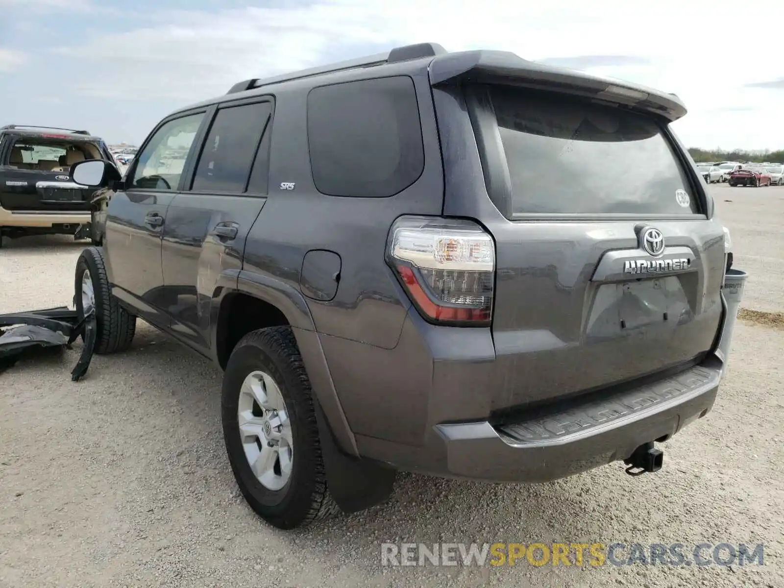 3 Photograph of a damaged car JTEZU5JR8K5209641 TOYOTA 4RUNNER 2019