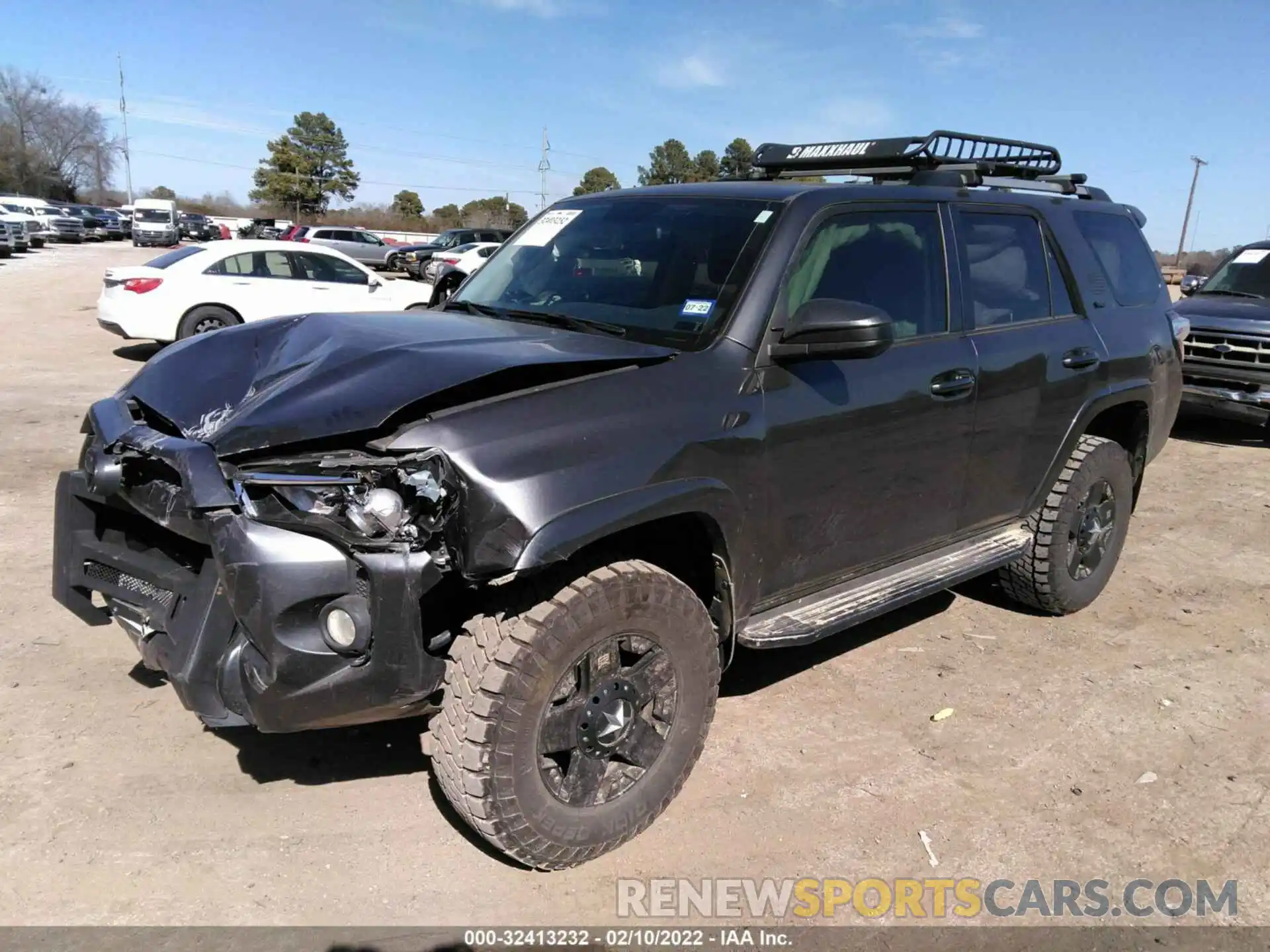 2 Photograph of a damaged car JTEZU5JR8K5211504 TOYOTA 4RUNNER 2019