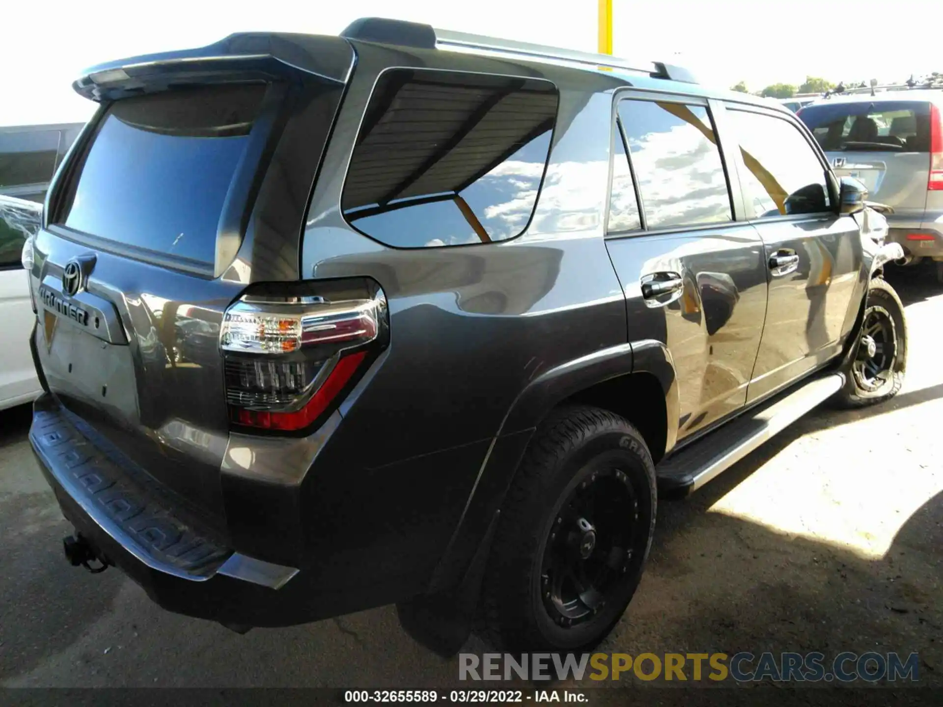 4 Фотография поврежденного автомобиля JTEZU5JR8K5213592 TOYOTA 4RUNNER 2019