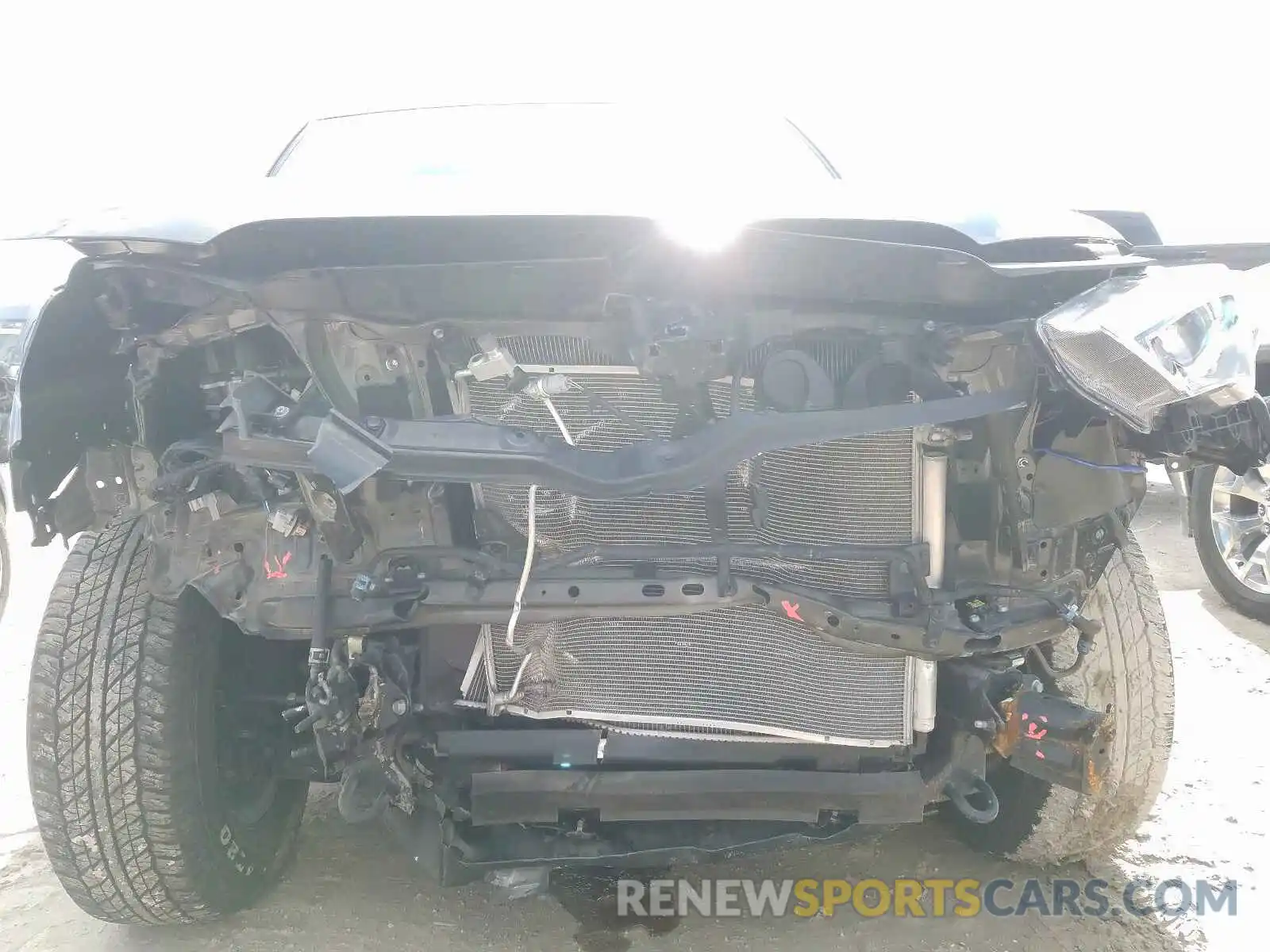 9 Photograph of a damaged car JTEZU5JR9K5192431 TOYOTA 4RUNNER 2019