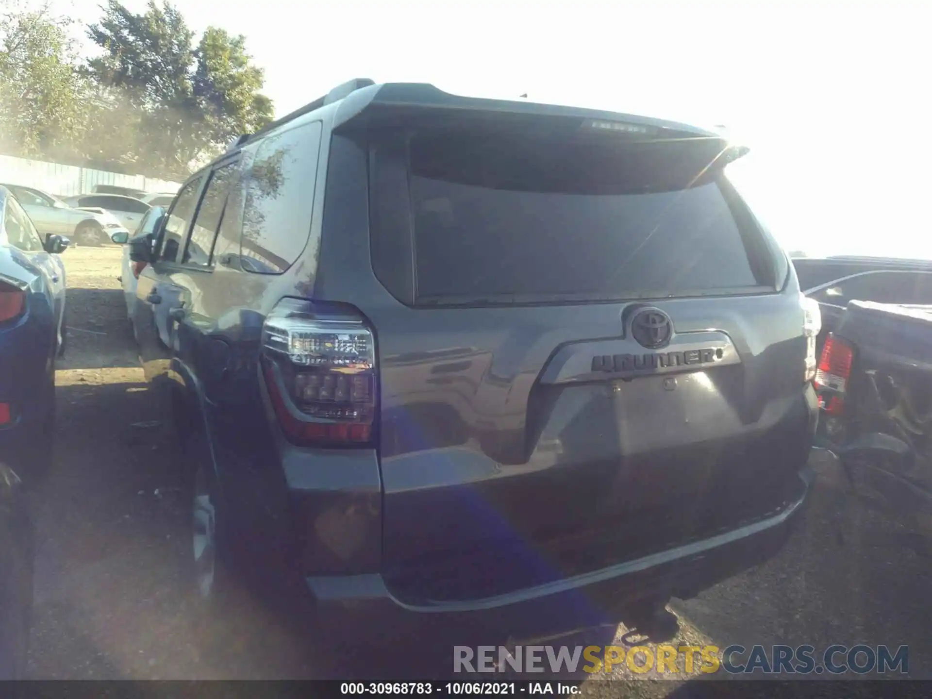 3 Photograph of a damaged car JTEZU5JR9K5202438 TOYOTA 4RUNNER 2019