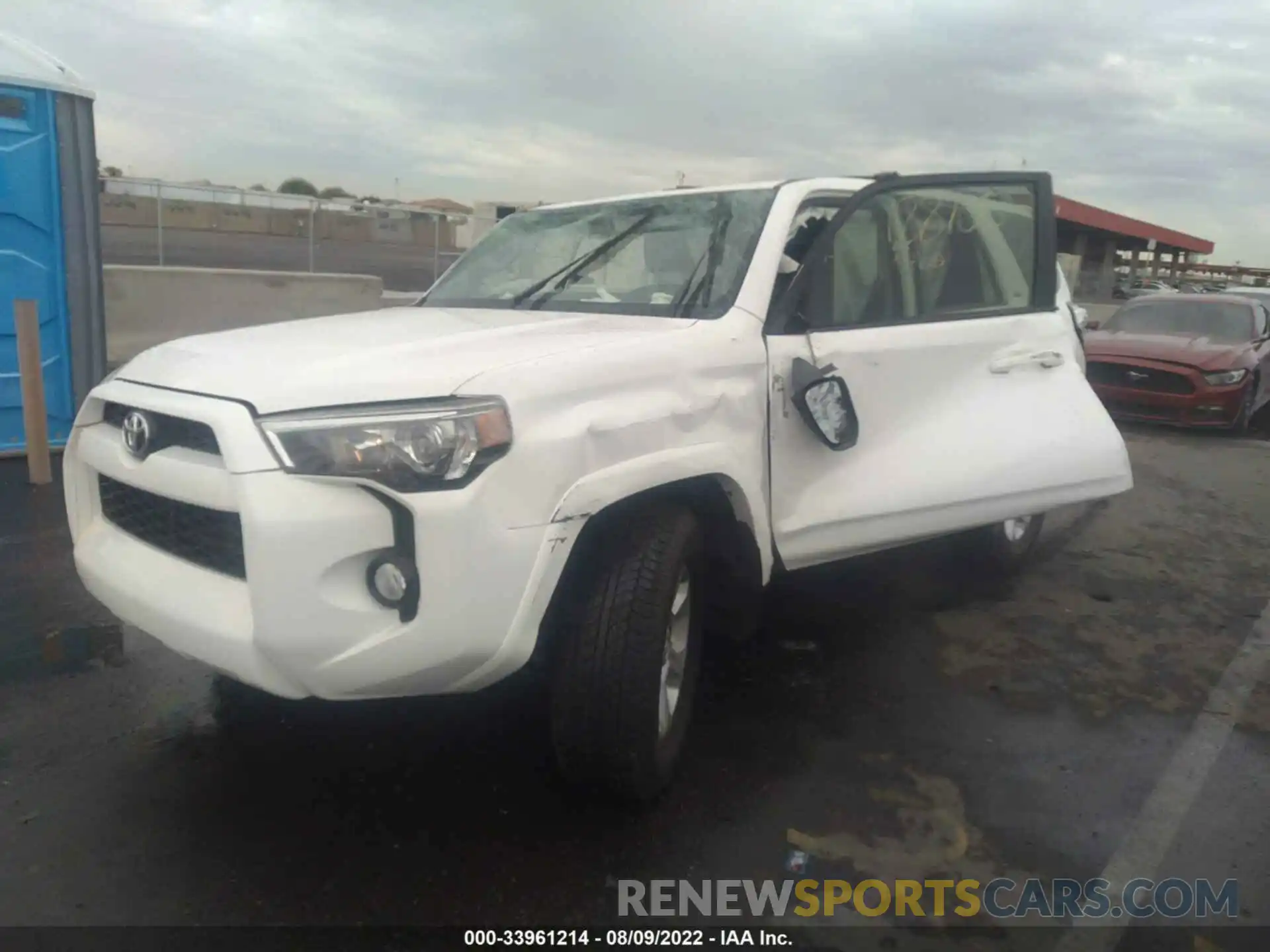 2 Photograph of a damaged car JTEZU5JR9K5205520 TOYOTA 4RUNNER 2019