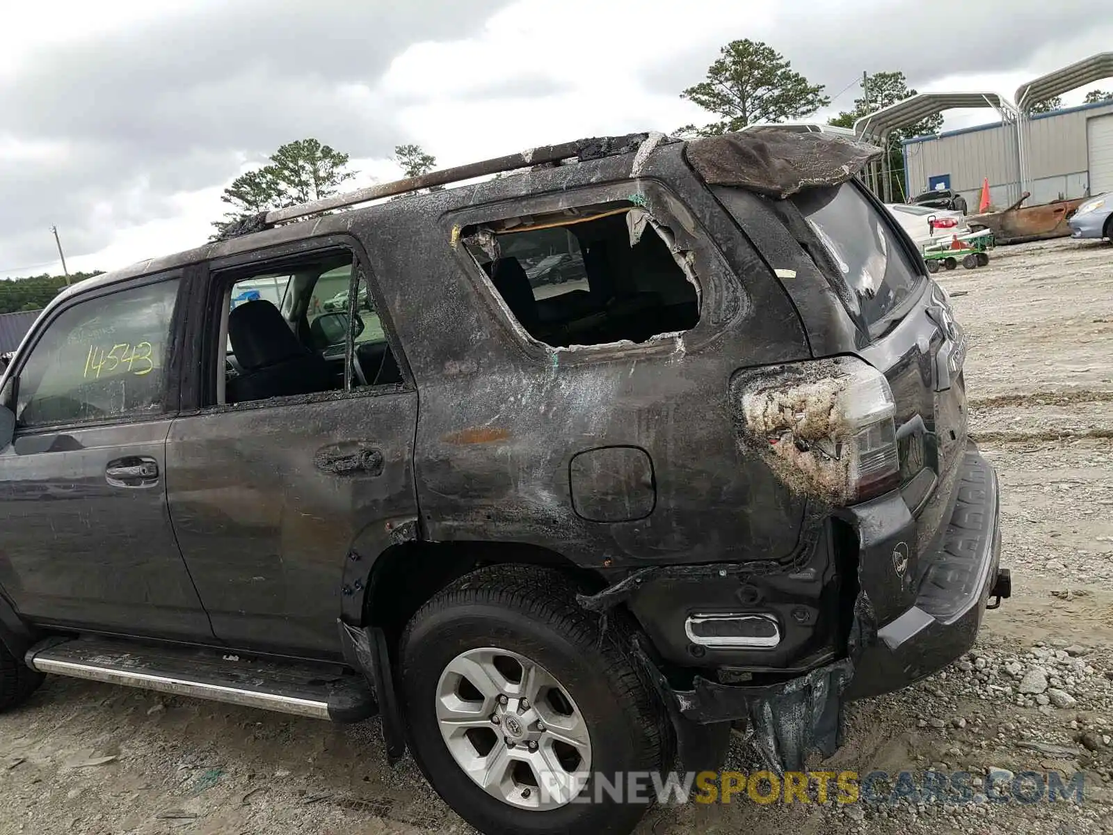 9 Photograph of a damaged car JTEZU5JR9K5206165 TOYOTA 4RUNNER 2019