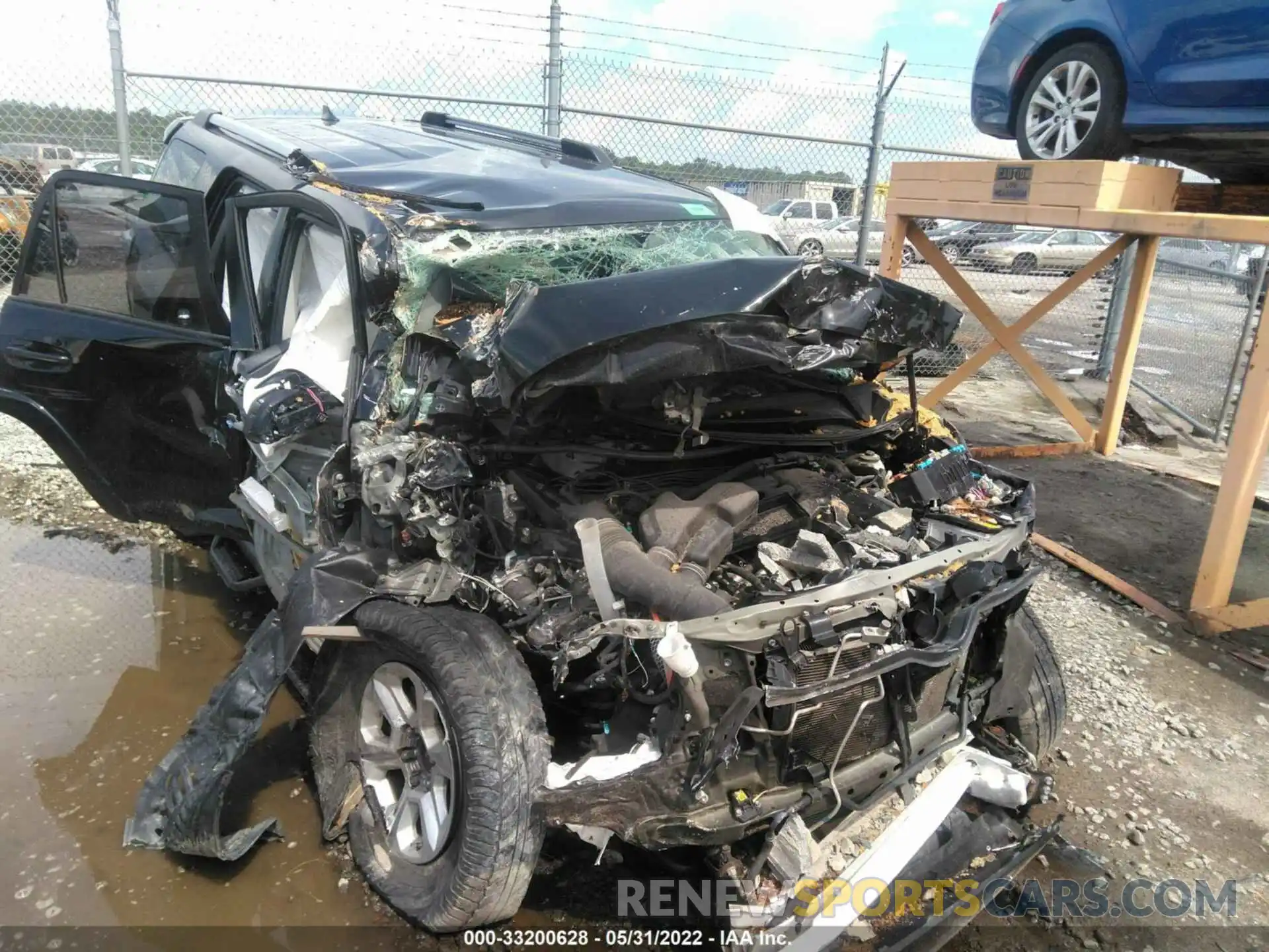 6 Photograph of a damaged car JTEZU5JR9K5213424 TOYOTA 4RUNNER 2019