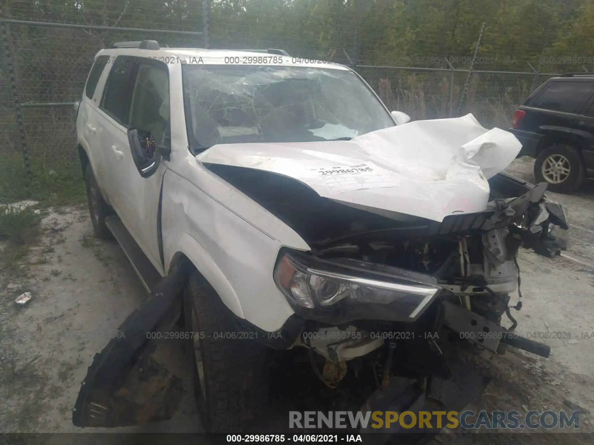 1 Photograph of a damaged car JTEZU5JRXK5192454 TOYOTA 4RUNNER 2019