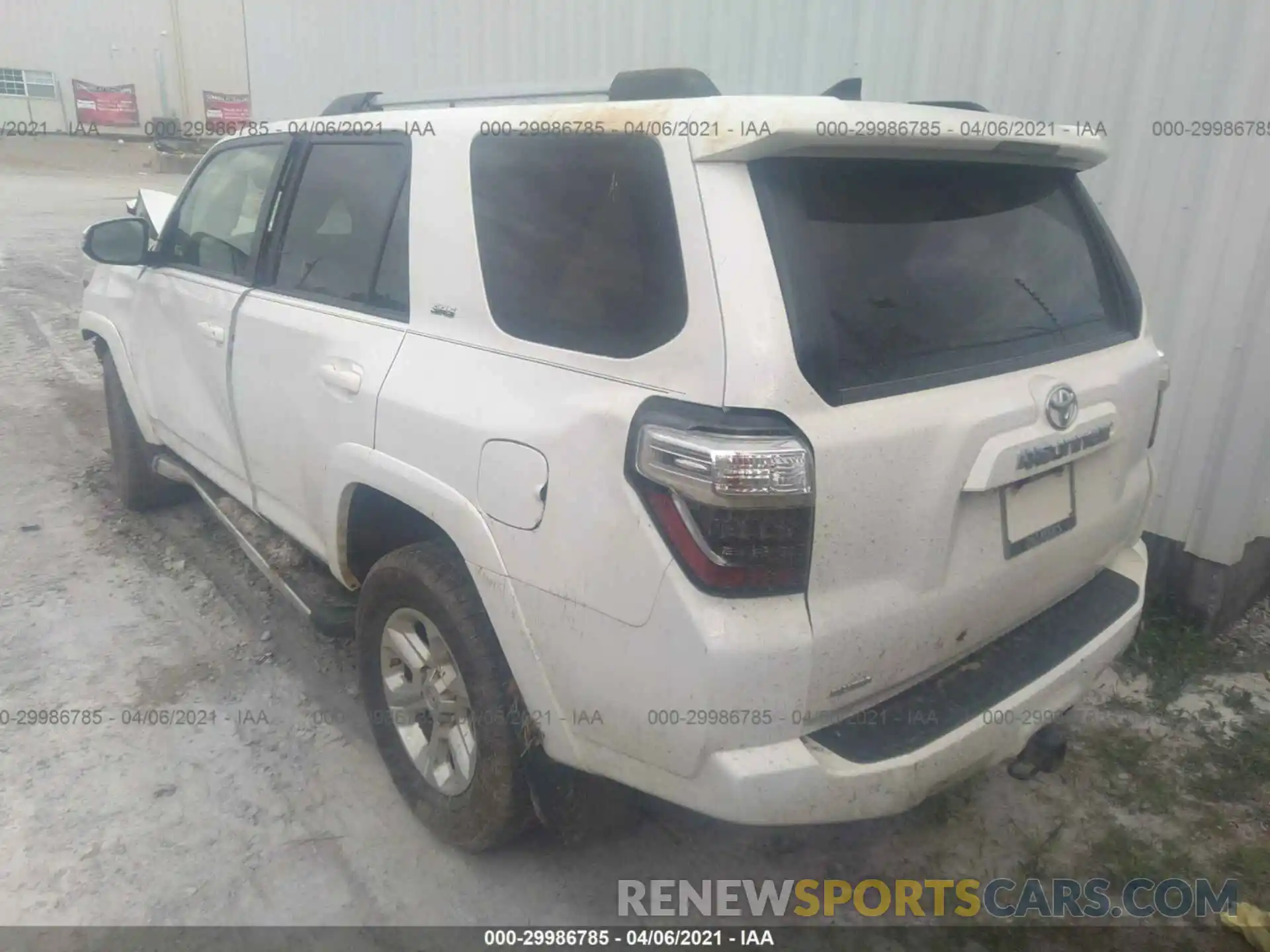 3 Фотография поврежденного автомобиля JTEZU5JRXK5192454 TOYOTA 4RUNNER 2019