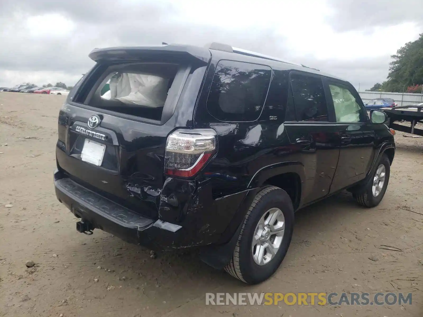 4 Photograph of a damaged car JTEZU5JRXK5193815 TOYOTA 4RUNNER 2019