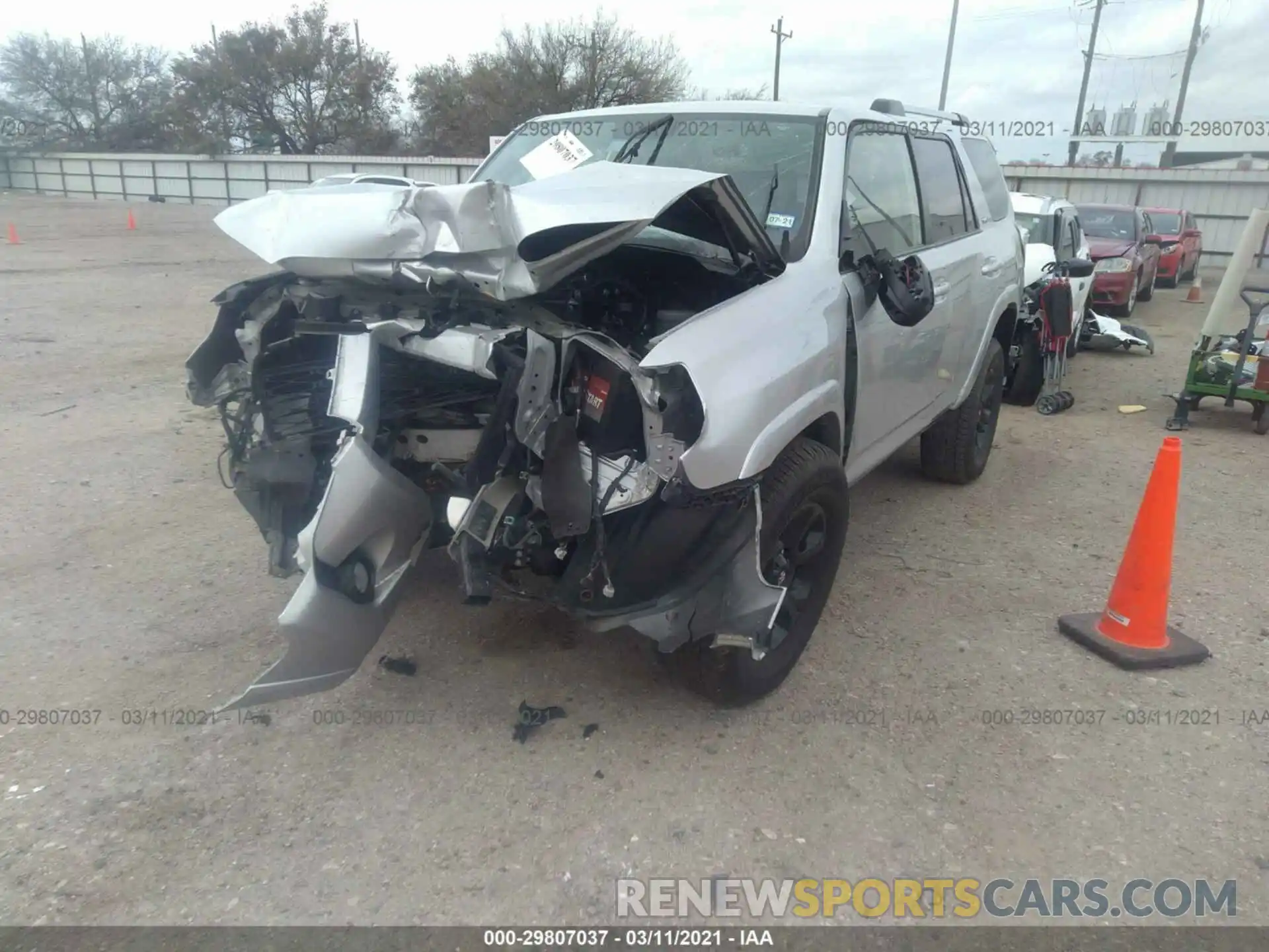 2 Photograph of a damaged car JTEZU5JRXK5194771 TOYOTA 4RUNNER 2019