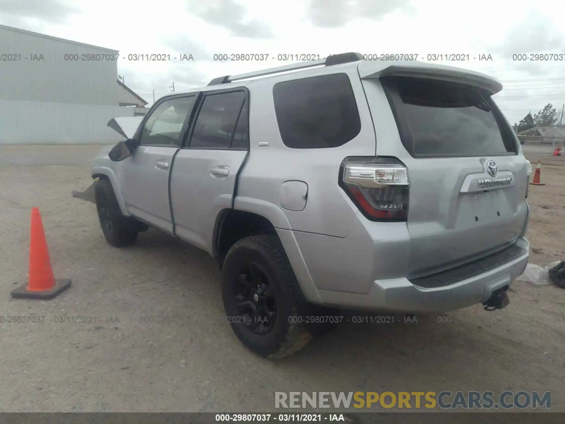 3 Фотография поврежденного автомобиля JTEZU5JRXK5194771 TOYOTA 4RUNNER 2019