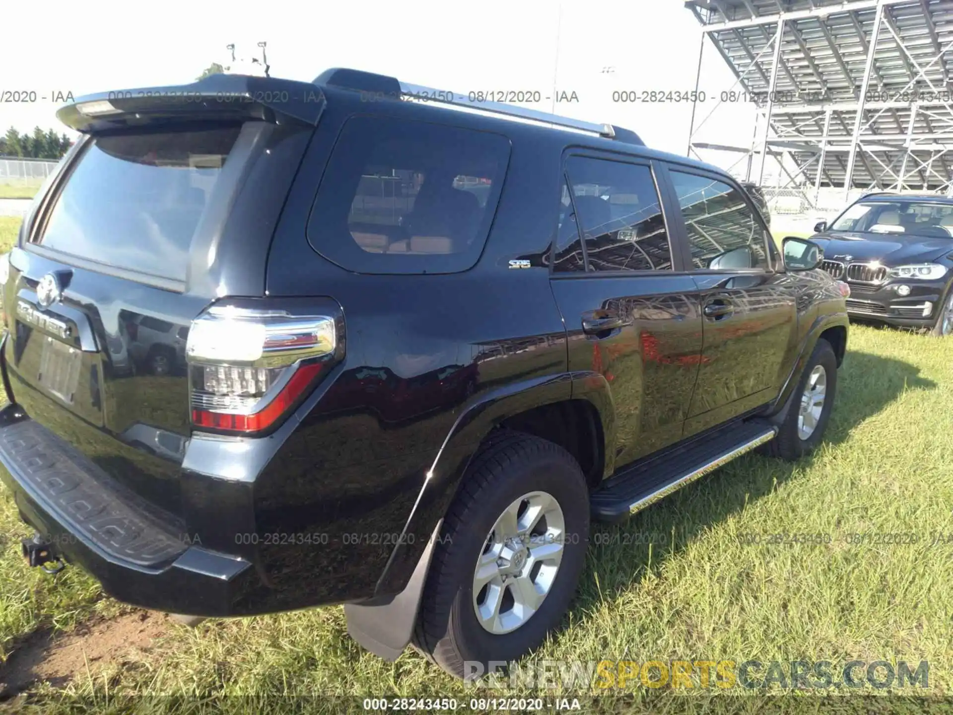 4 Фотография поврежденного автомобиля JTEZU5JRXK5197315 TOYOTA 4RUNNER 2019