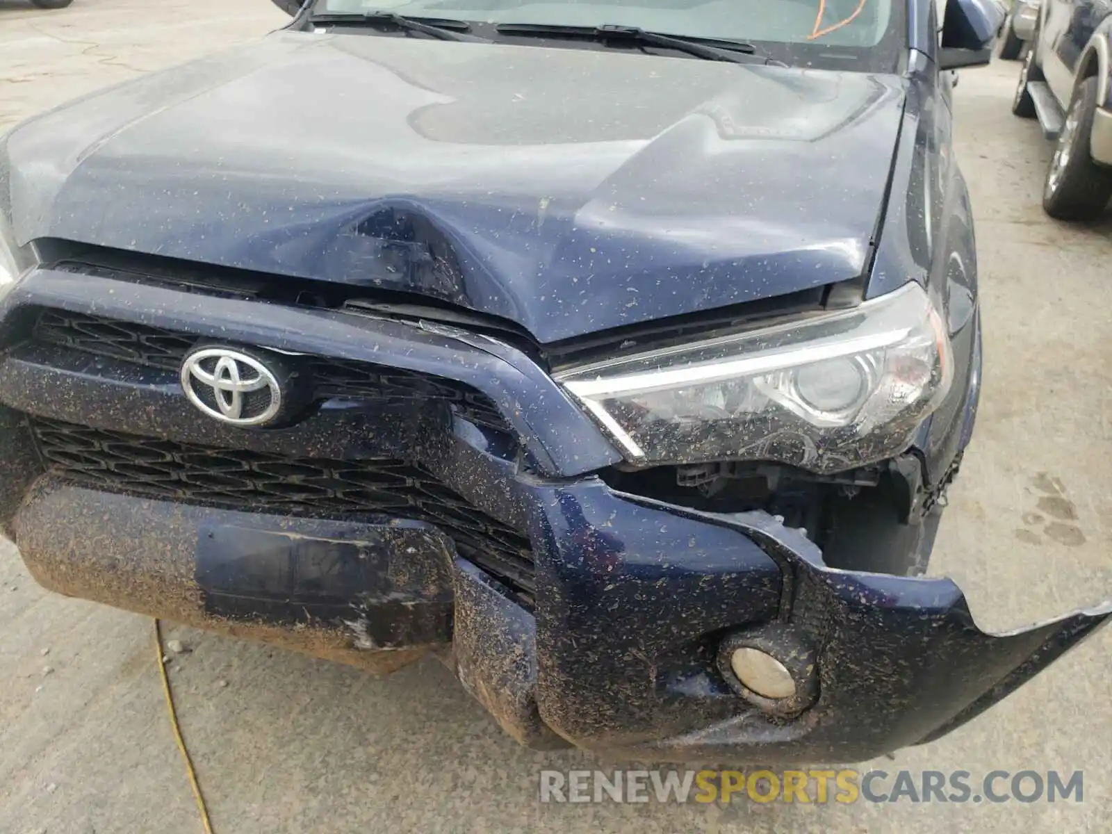 9 Photograph of a damaged car JTEZU5JRXK5197329 TOYOTA 4RUNNER 2019