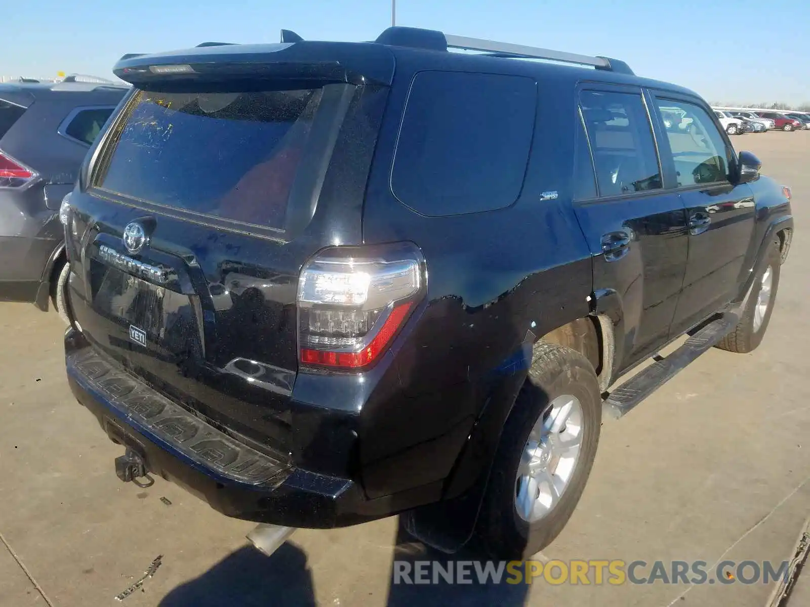 4 Photograph of a damaged car JTEZU5JRXK5199243 TOYOTA 4RUNNER 2019