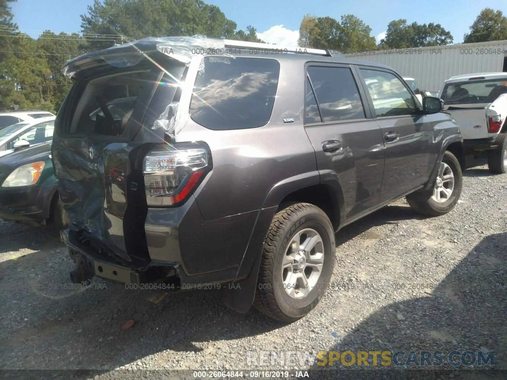 4 Фотография поврежденного автомобиля JTEZU5JRXK5201878 TOYOTA 4RUNNER 2019