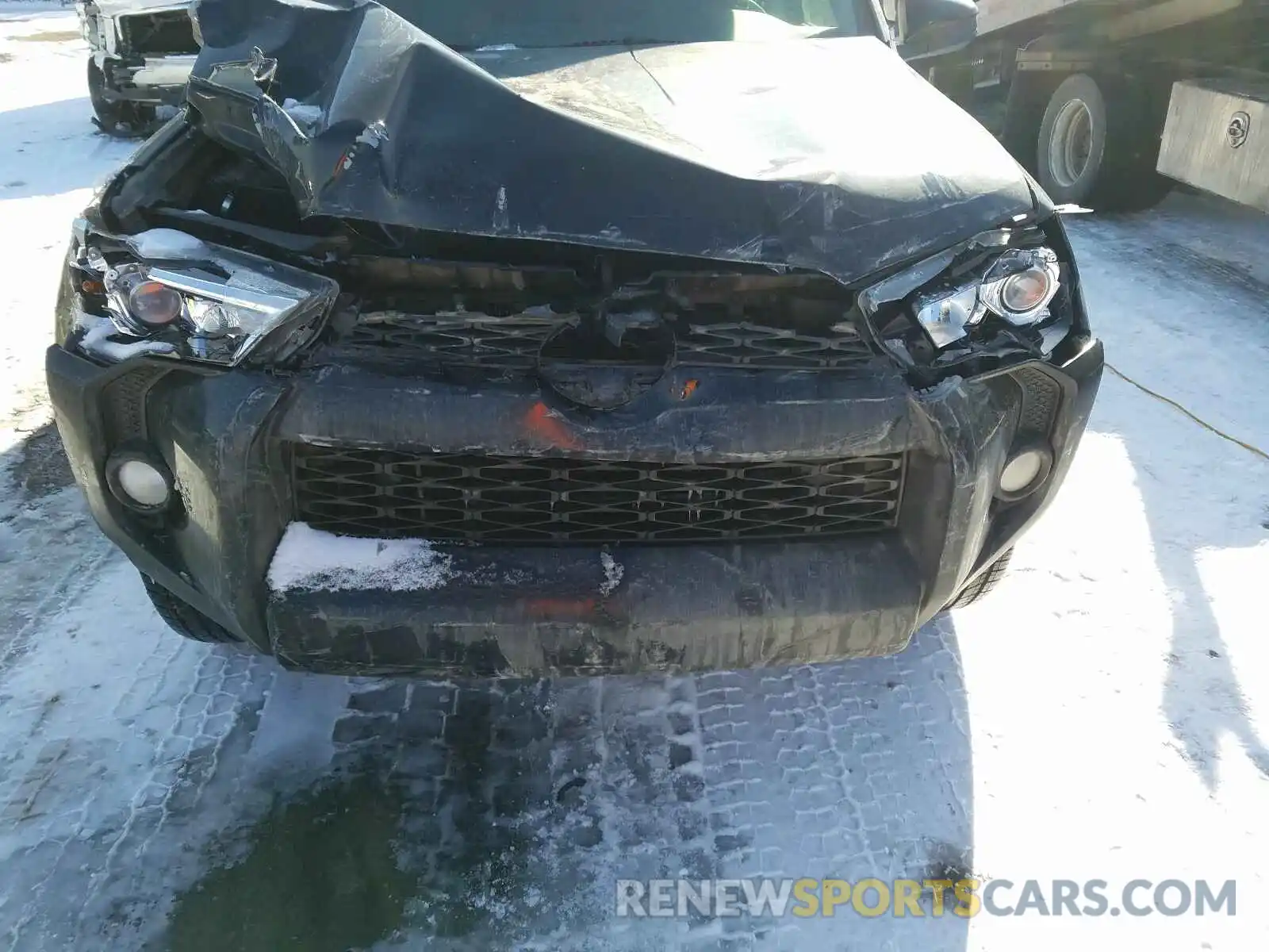 9 Photograph of a damaged car JTEZU5JRXK5202285 TOYOTA 4RUNNER 2019