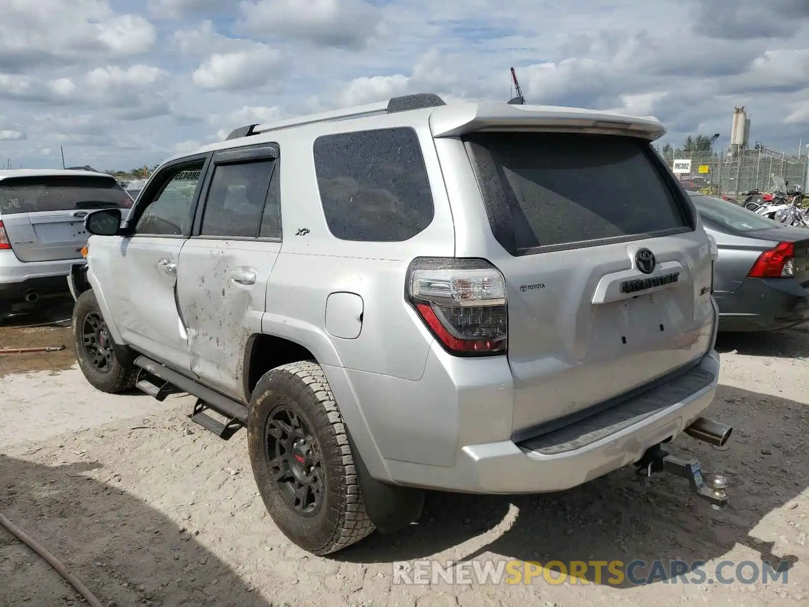 3 Фотография поврежденного автомобиля JTEZU5JRXK5204442 TOYOTA 4RUNNER 2019