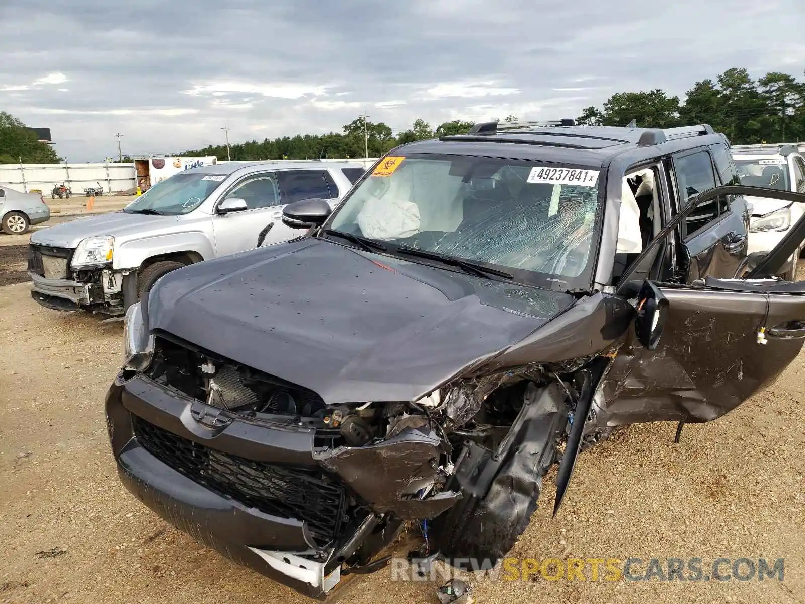 2 Photograph of a damaged car JTEZU5JRXK5206207 TOYOTA 4RUNNER 2019