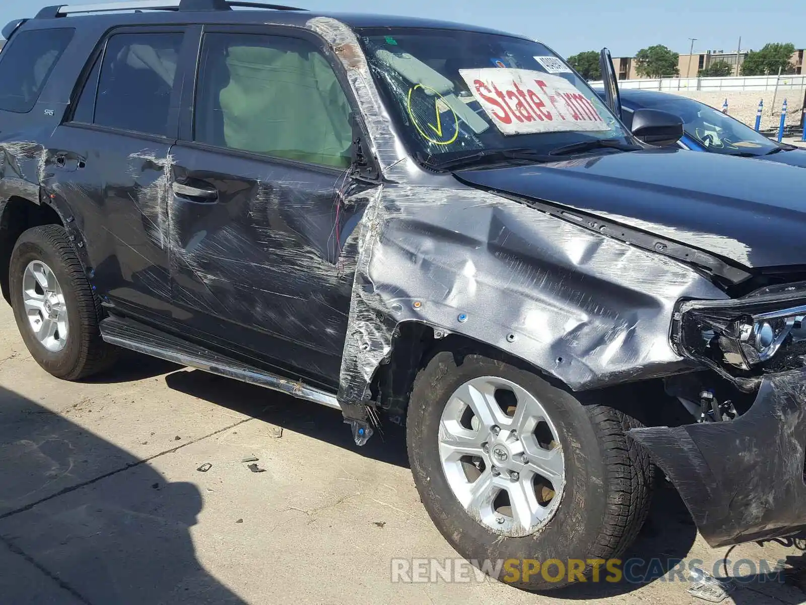 9 Photograph of a damaged car JTEZU5JRXK5209821 TOYOTA 4RUNNER 2019