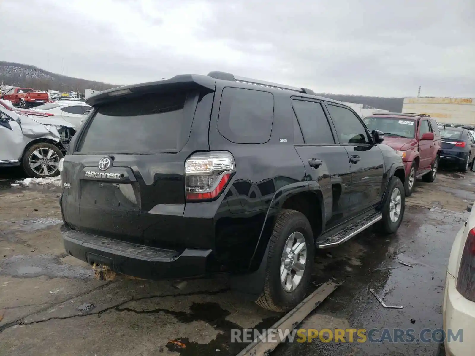 4 Photograph of a damaged car JTEZU5JRXK5209866 TOYOTA 4RUNNER 2019