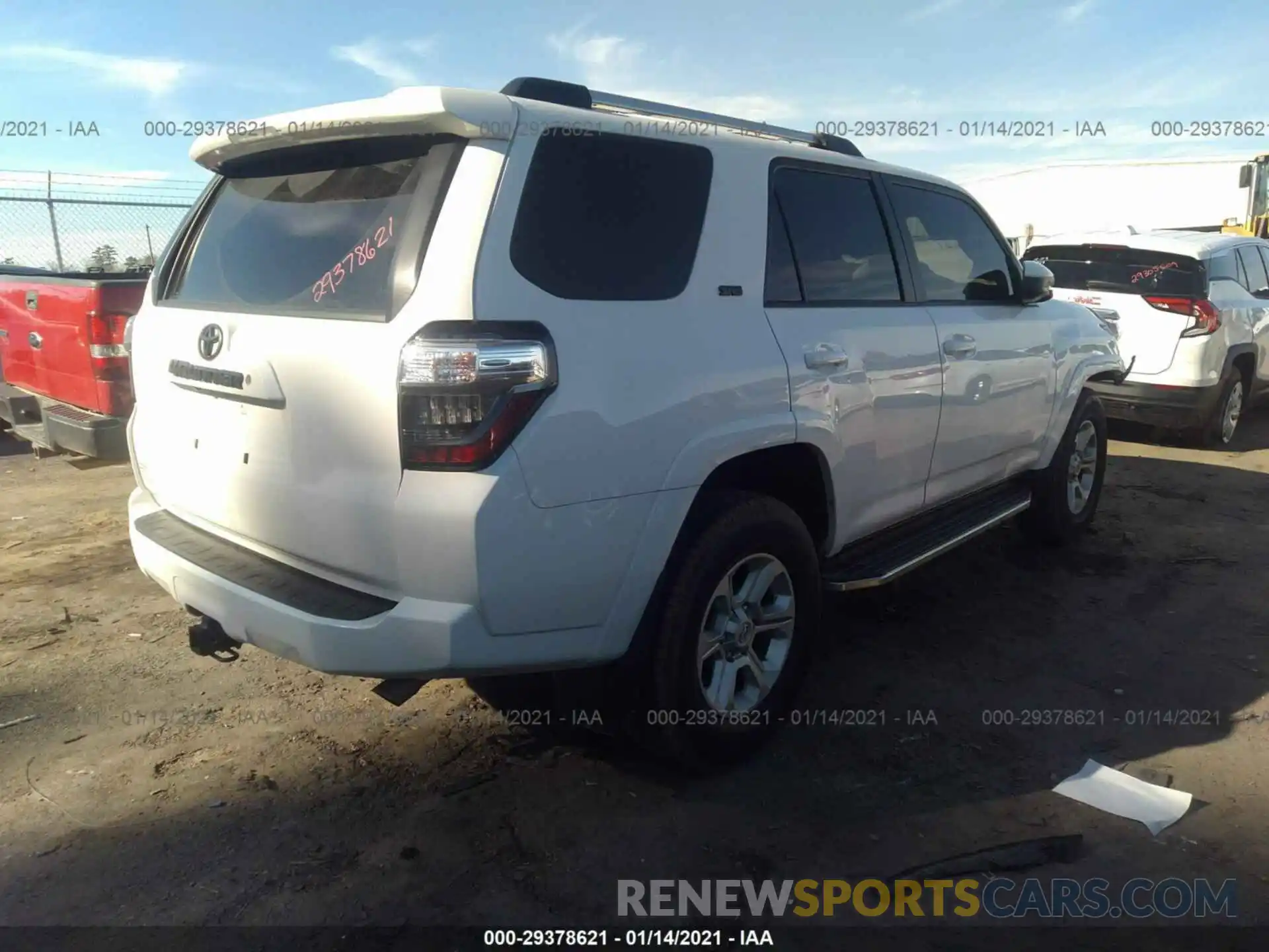 4 Фотография поврежденного автомобиля JTEZU5JRXK5211374 TOYOTA 4RUNNER 2019