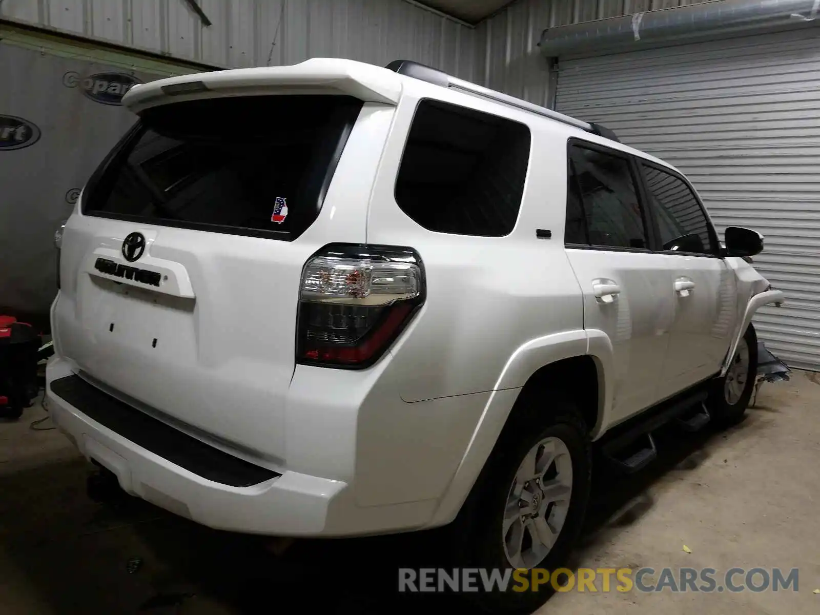 4 Photograph of a damaged car JTEZU5JRXK5213366 TOYOTA 4RUNNER 2019