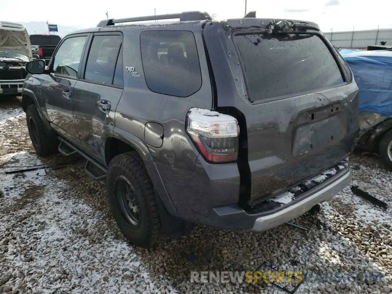 3 Photograph of a damaged car JTEBU5JR0L5737614 TOYOTA 4RUNNER 2020