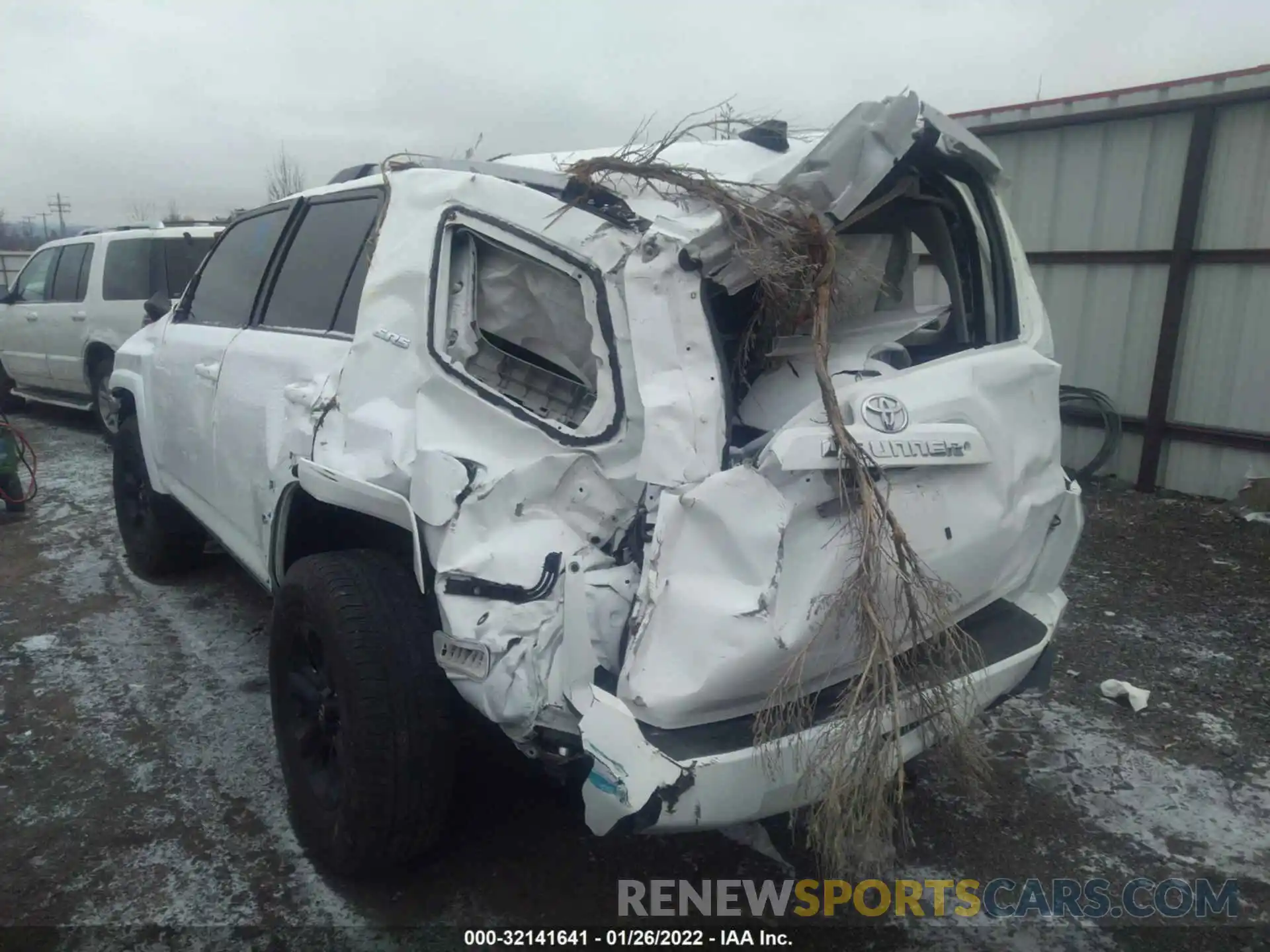 3 Photograph of a damaged car JTEBU5JR0L5739945 TOYOTA 4RUNNER 2020