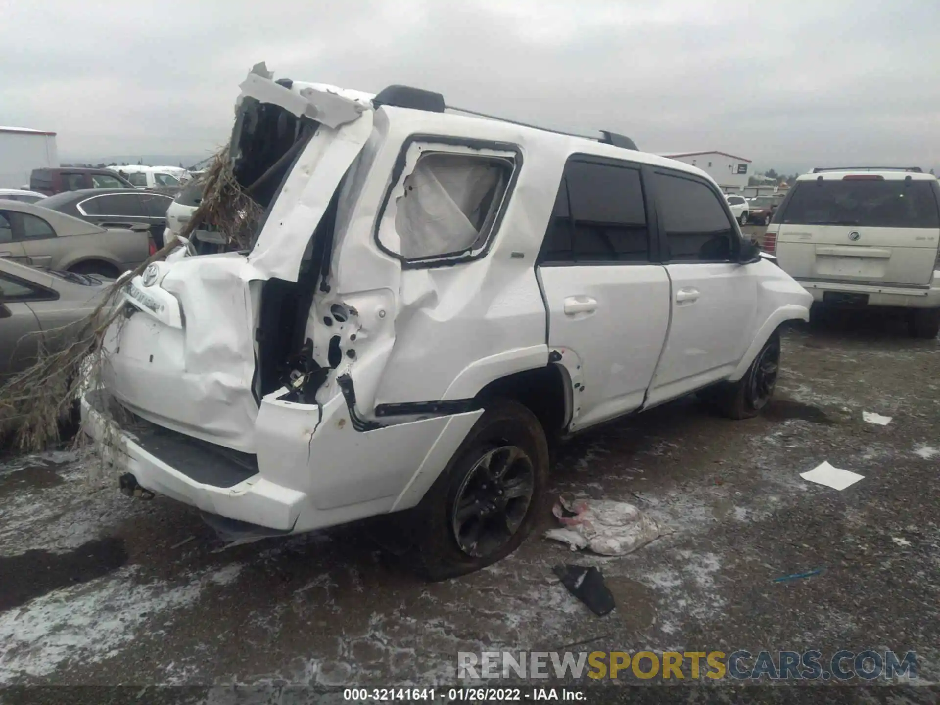 4 Photograph of a damaged car JTEBU5JR0L5739945 TOYOTA 4RUNNER 2020