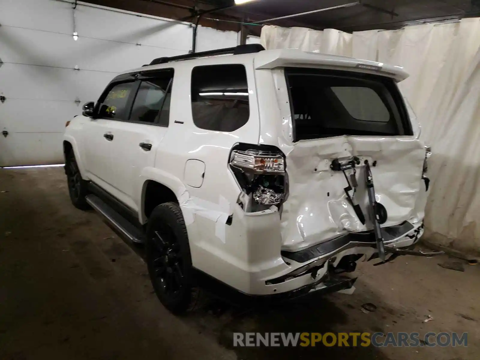 3 Photograph of a damaged car JTEBU5JR0L5742134 TOYOTA 4RUNNER 2020