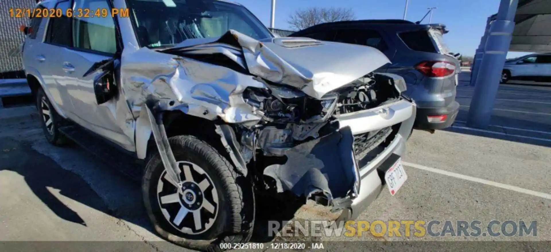 17 Photograph of a damaged car JTEBU5JR0L5742554 TOYOTA 4RUNNER 2020