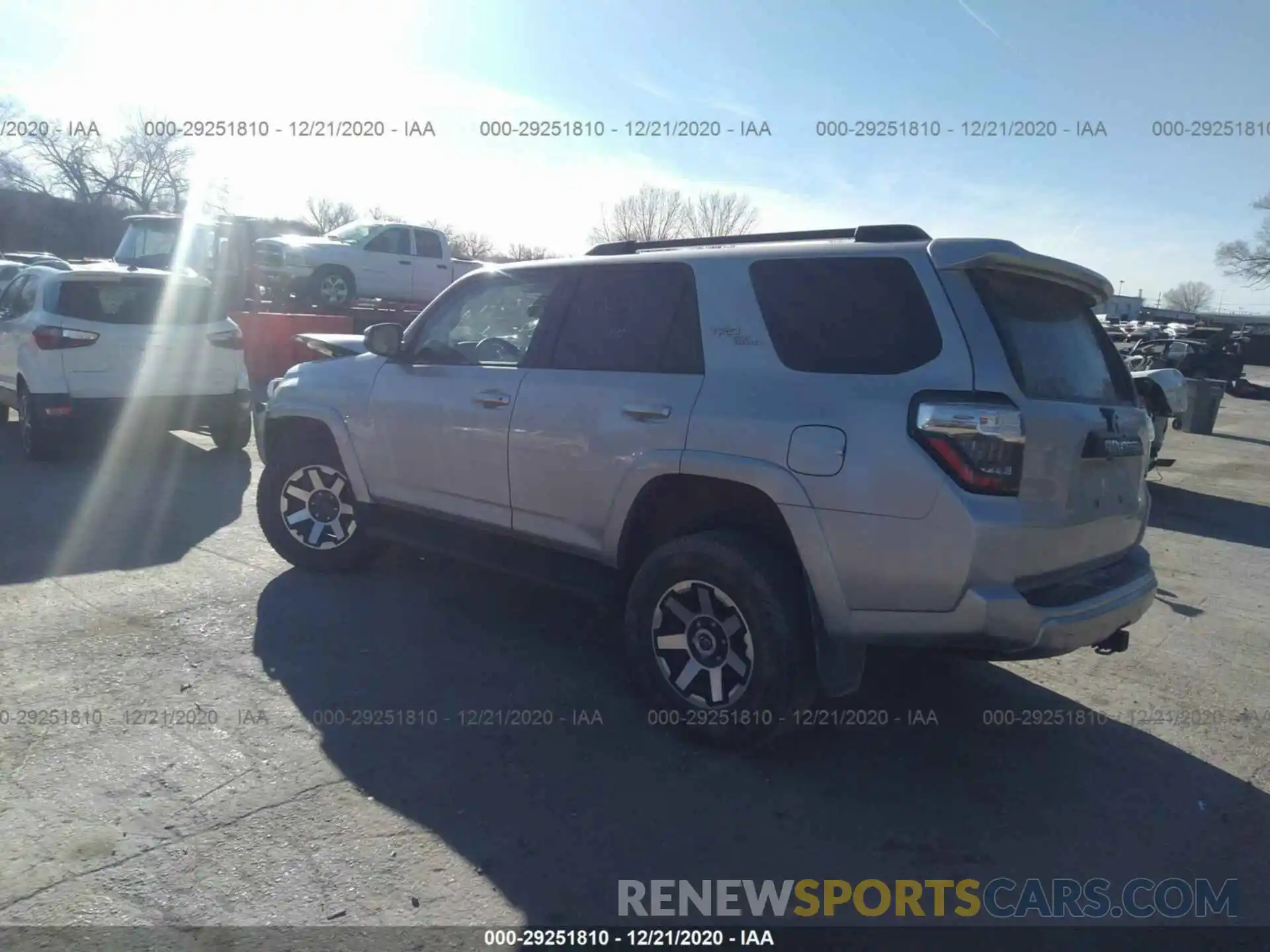 3 Photograph of a damaged car JTEBU5JR0L5742554 TOYOTA 4RUNNER 2020