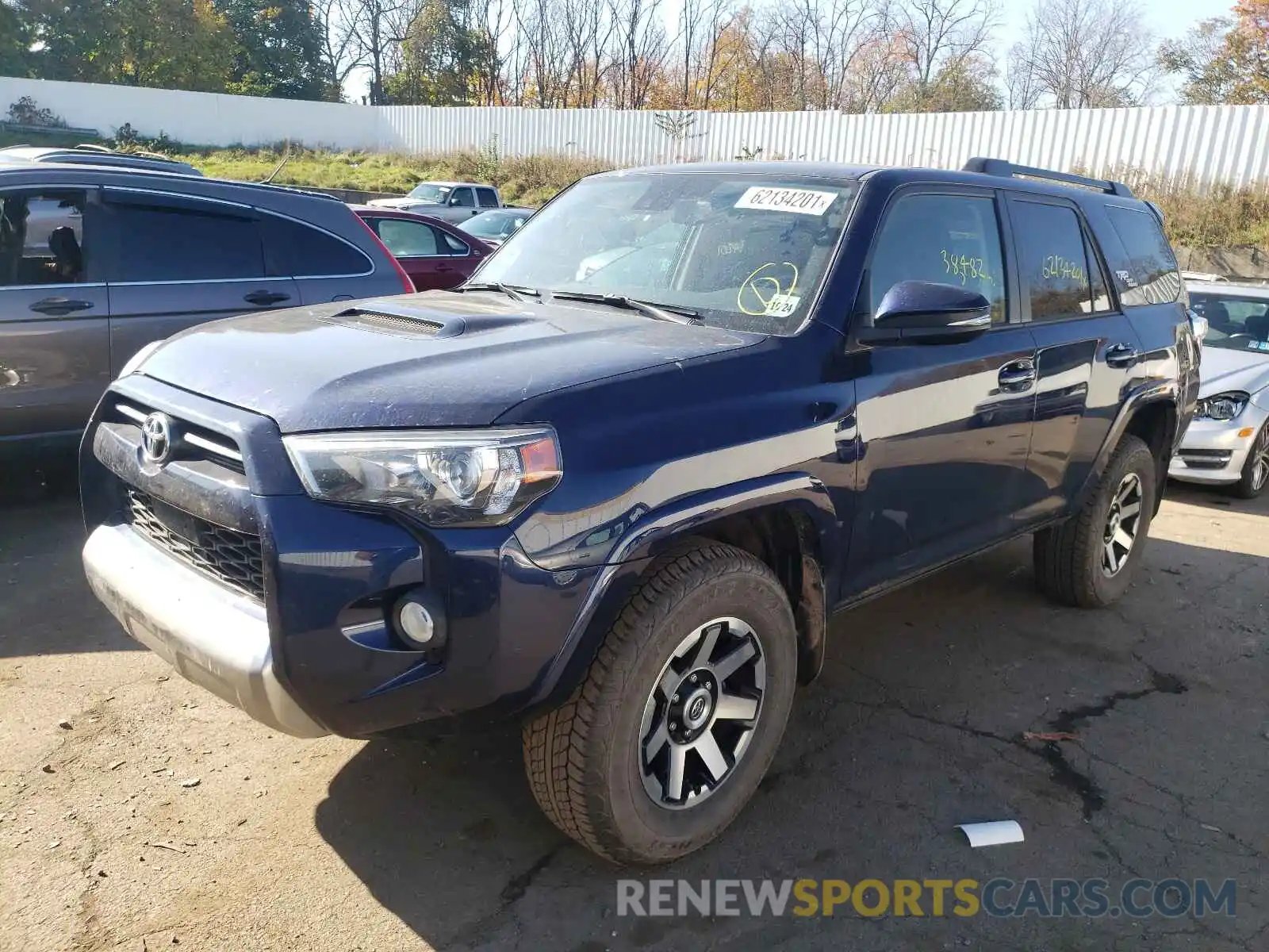 2 Photograph of a damaged car JTEBU5JR0L5742621 TOYOTA 4RUNNER 2020