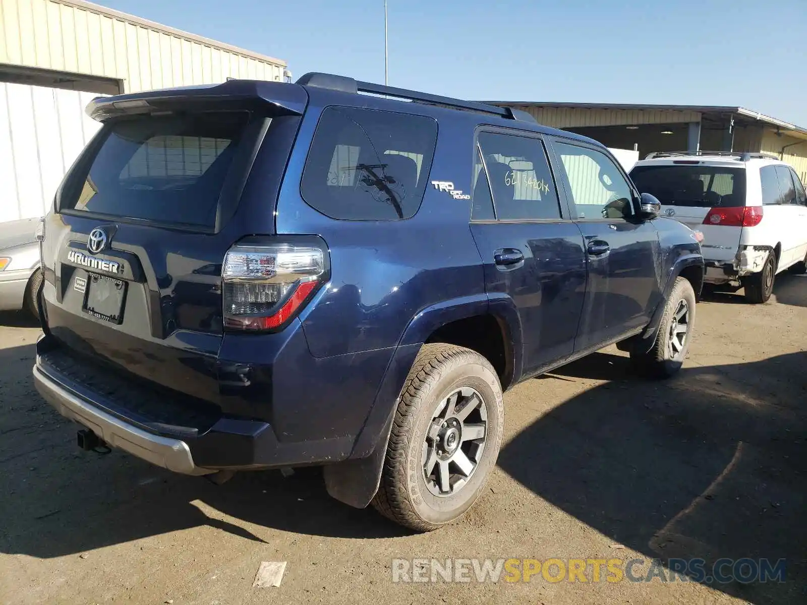 4 Photograph of a damaged car JTEBU5JR0L5742621 TOYOTA 4RUNNER 2020