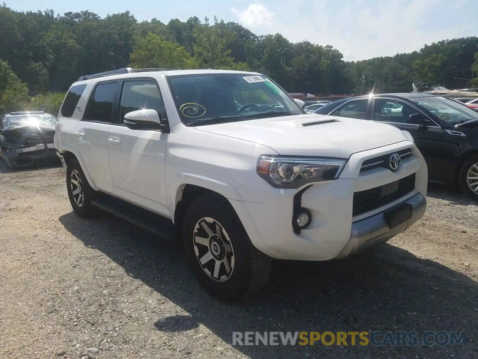 1 Photograph of a damaged car JTEBU5JR0L5743672 TOYOTA 4RUNNER 2020