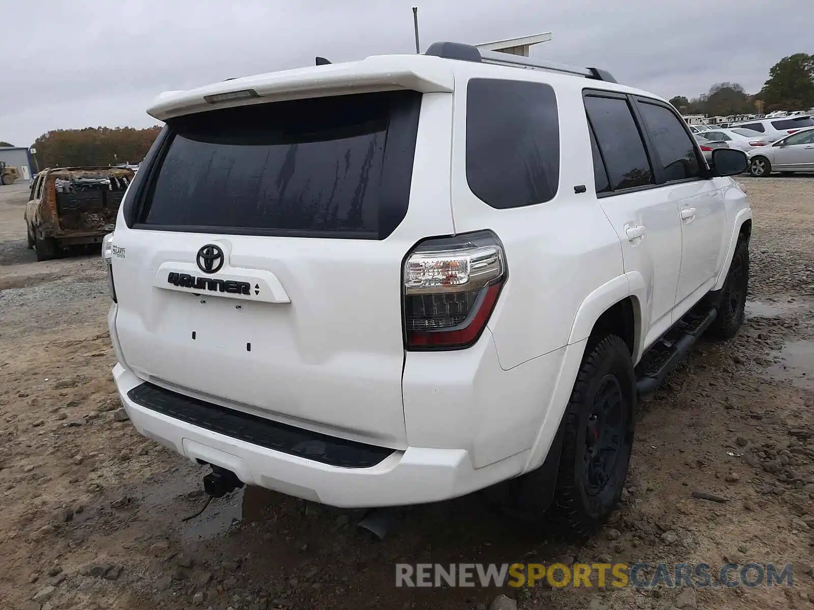 4 Photograph of a damaged car JTEBU5JR0L5744305 TOYOTA 4RUNNER 2020