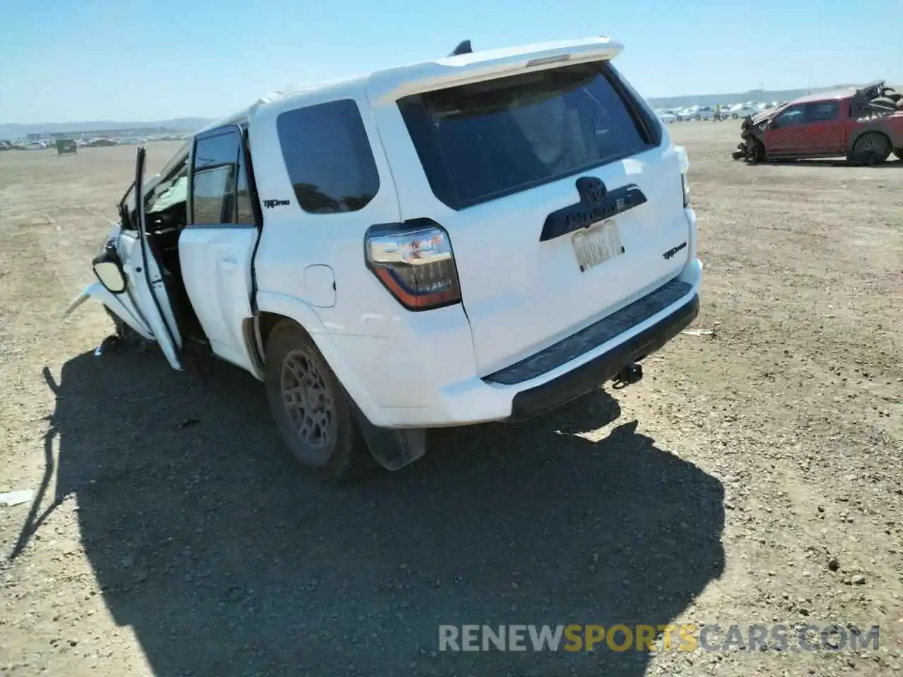 3 Photograph of a damaged car JTEBU5JR0L5749343 TOYOTA 4RUNNER 2020