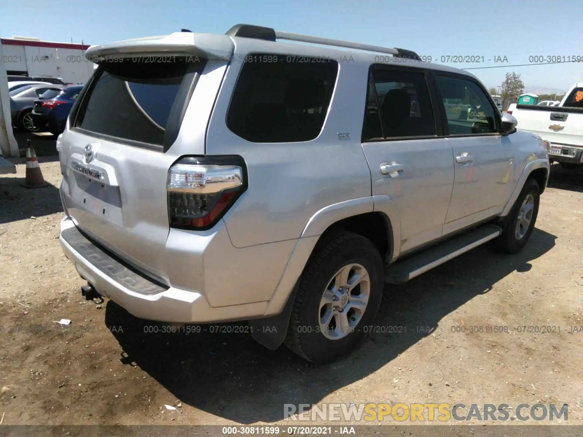 4 Фотография поврежденного автомобиля JTEBU5JR0L5759404 TOYOTA 4RUNNER 2020