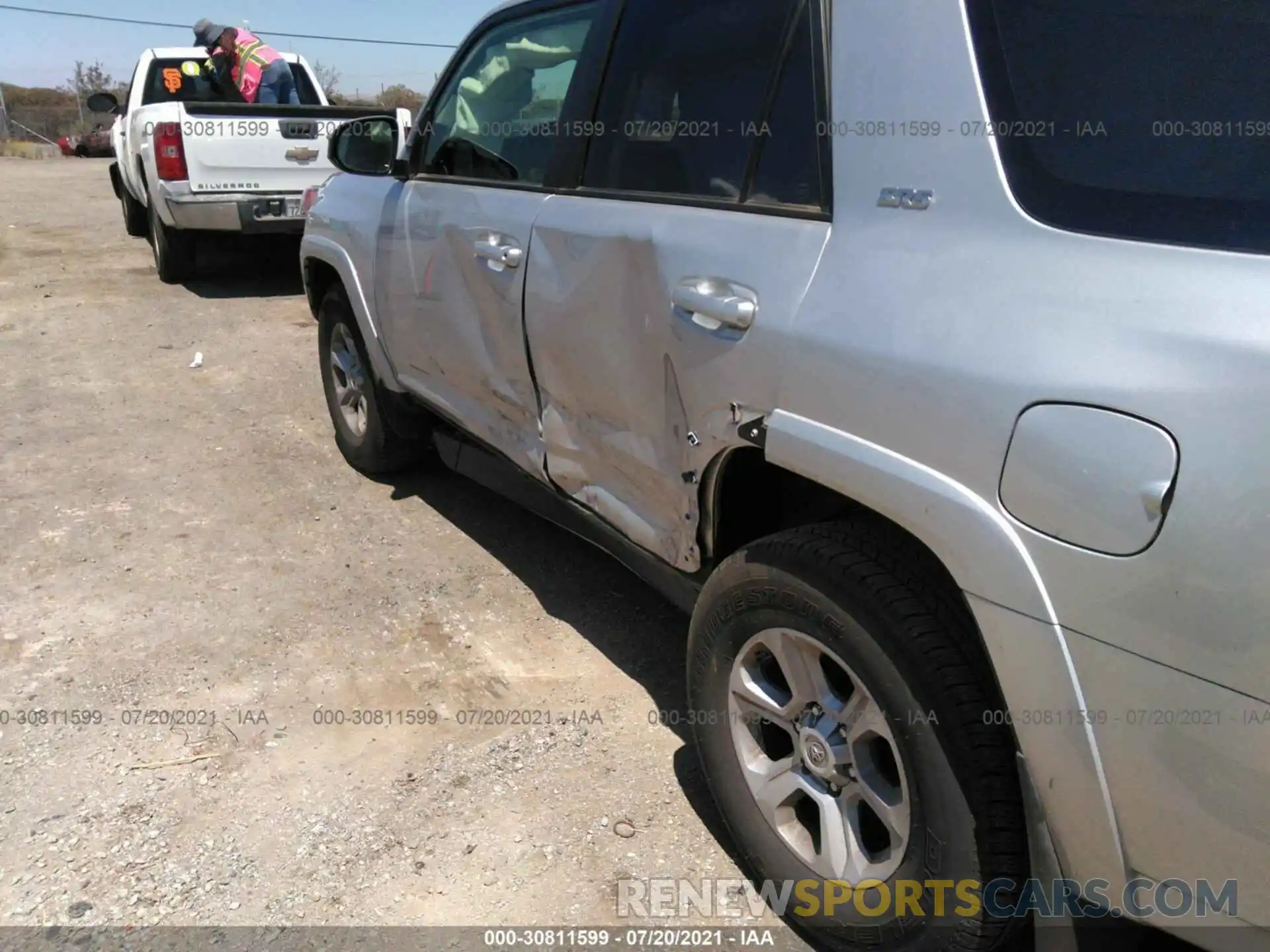 6 Photograph of a damaged car JTEBU5JR0L5759404 TOYOTA 4RUNNER 2020