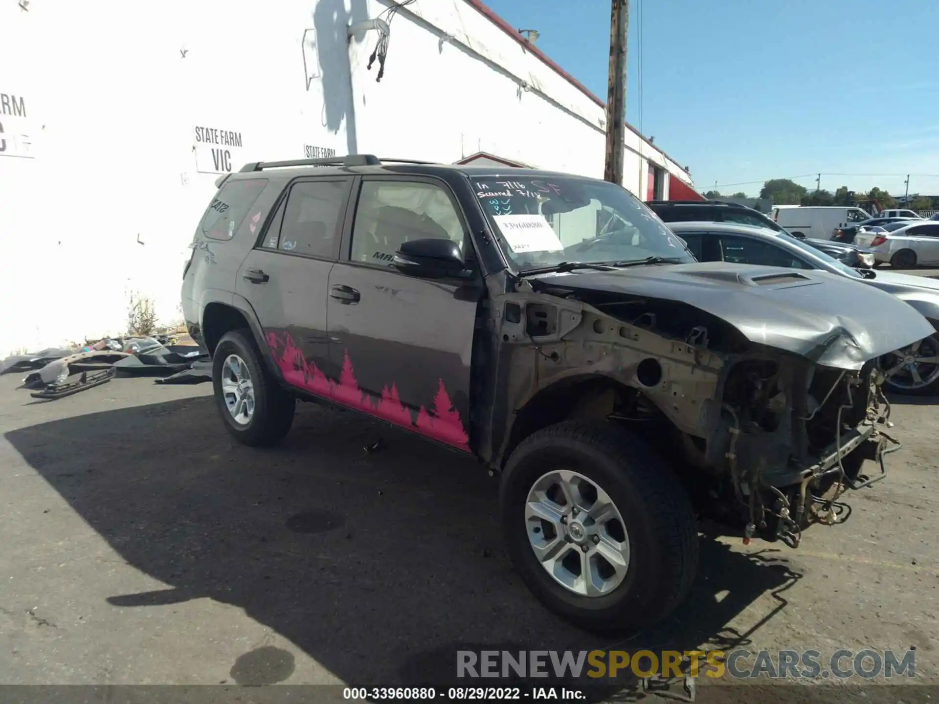 1 Photograph of a damaged car JTEBU5JR0L5760049 TOYOTA 4RUNNER 2020