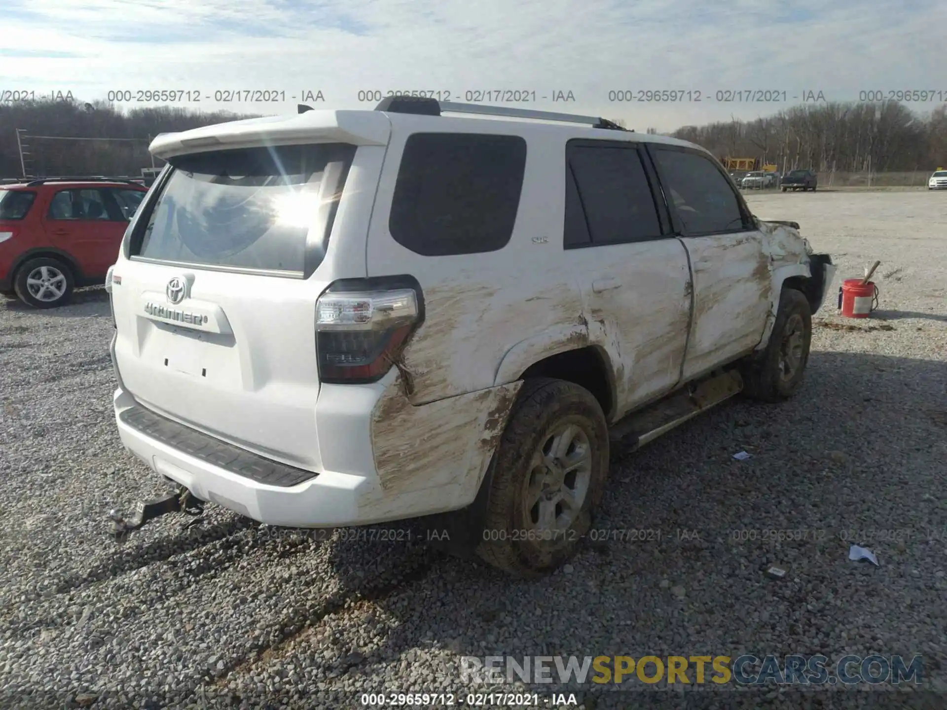 4 Photograph of a damaged car JTEBU5JR0L5760648 TOYOTA 4RUNNER 2020