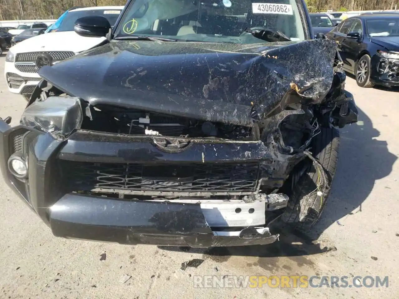 9 Photograph of a damaged car JTEBU5JR0L5761329 TOYOTA 4RUNNER 2020